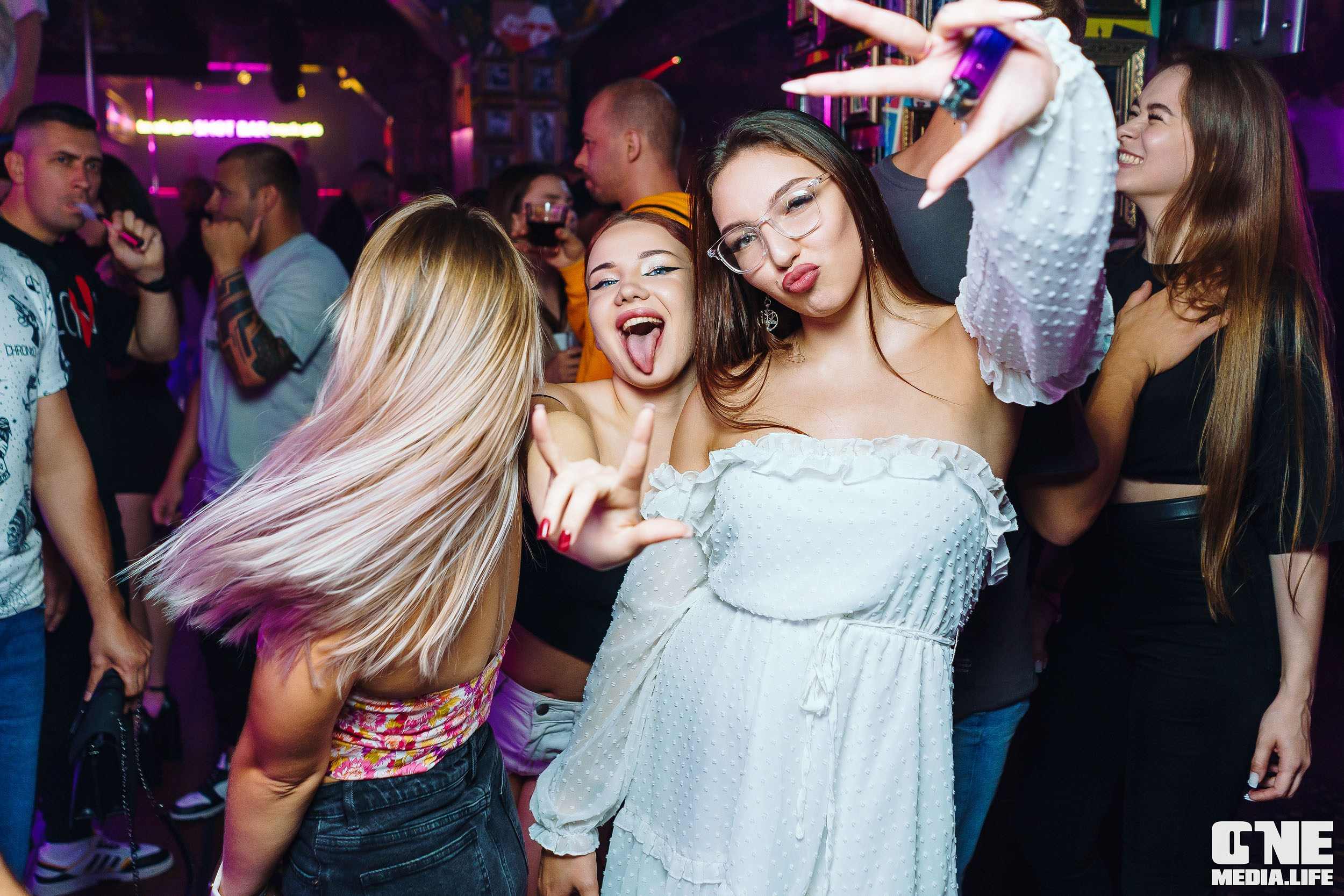 Фоторепортаж из бара XxxX. One Media Life: фоторепортажи, фотоотчеты с мероприятий и заведений