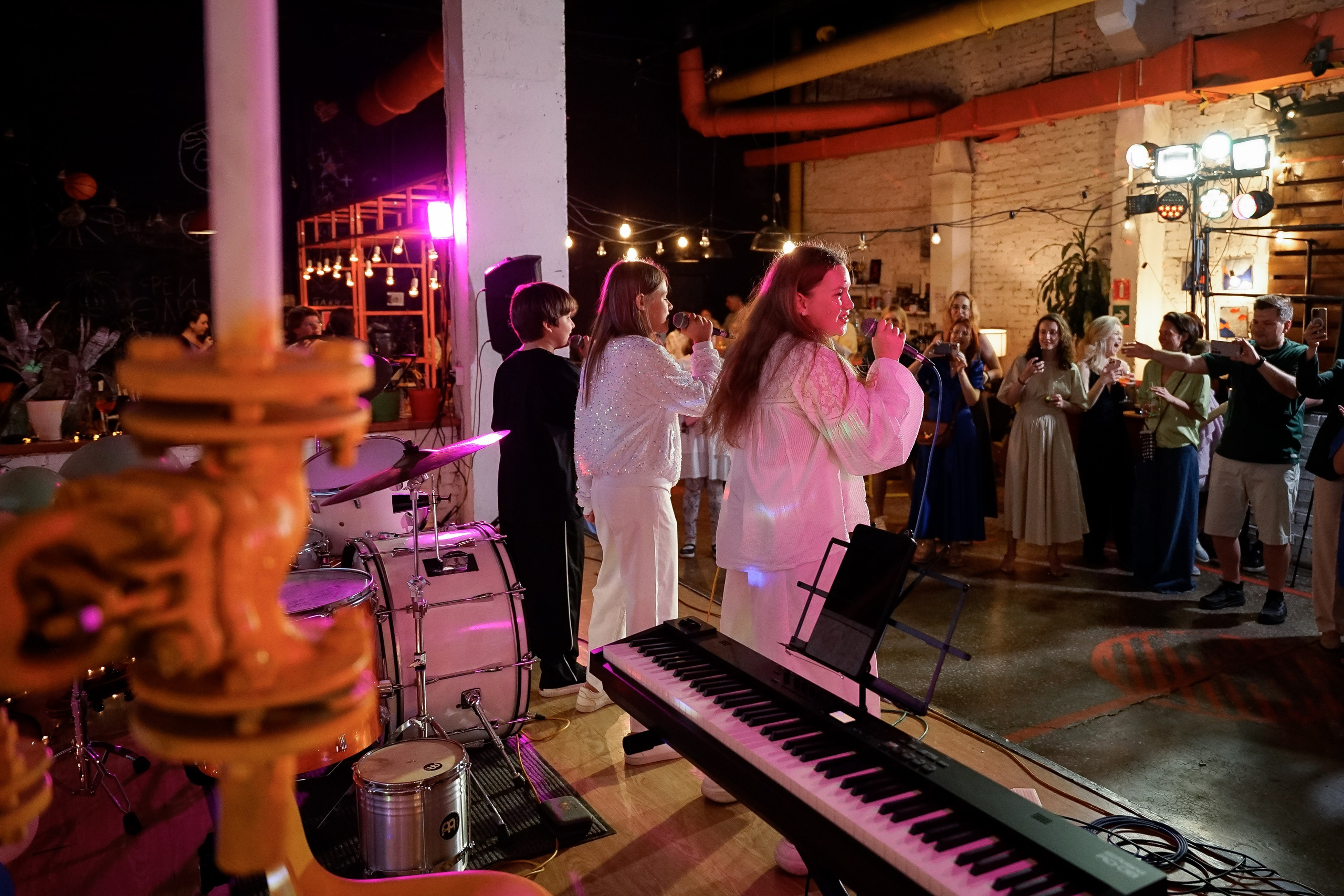 Репортажная съемка частной вечеринки в лофте