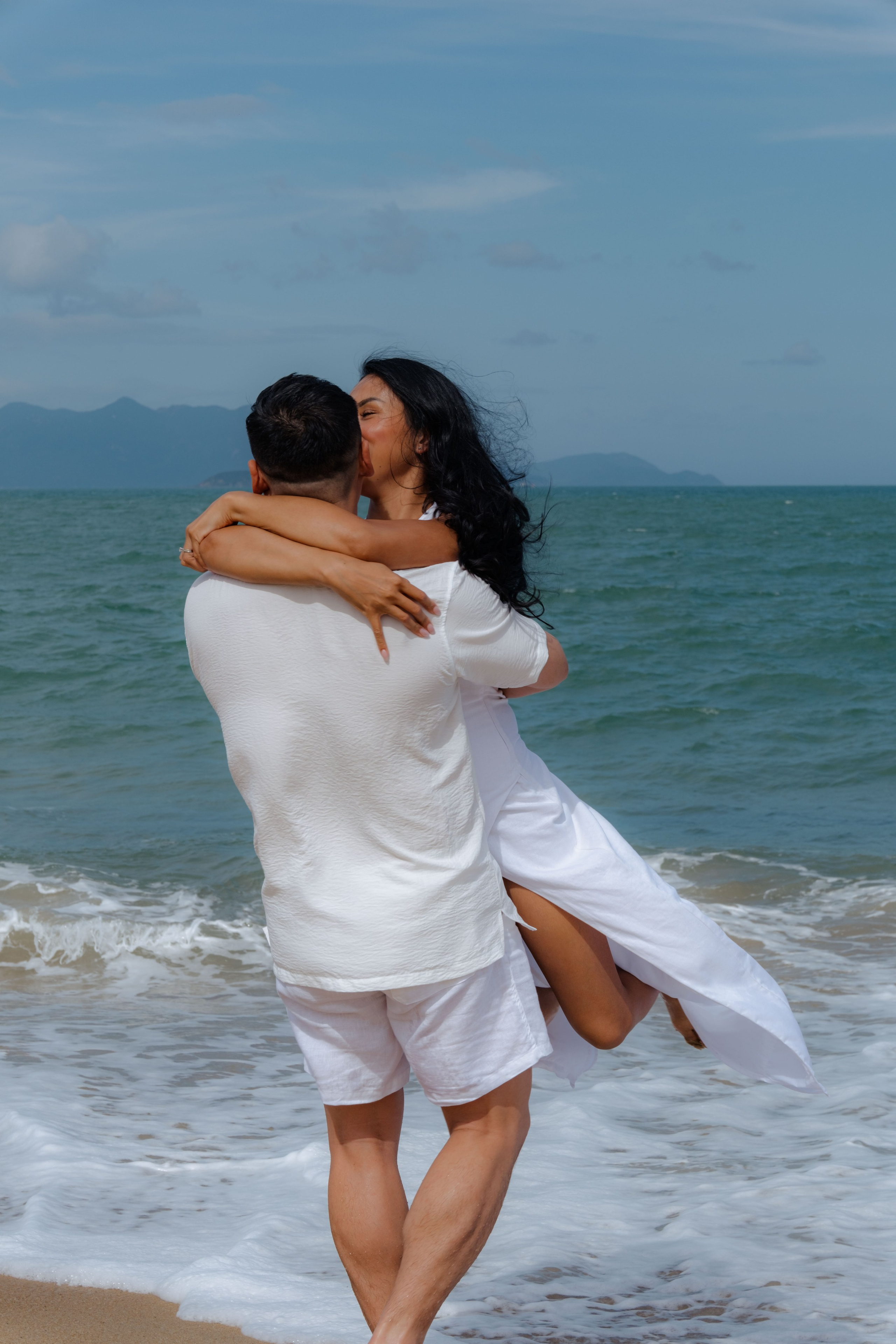 Mother and daughters. Portrait photographer Nha Trang | Julia Meshanina