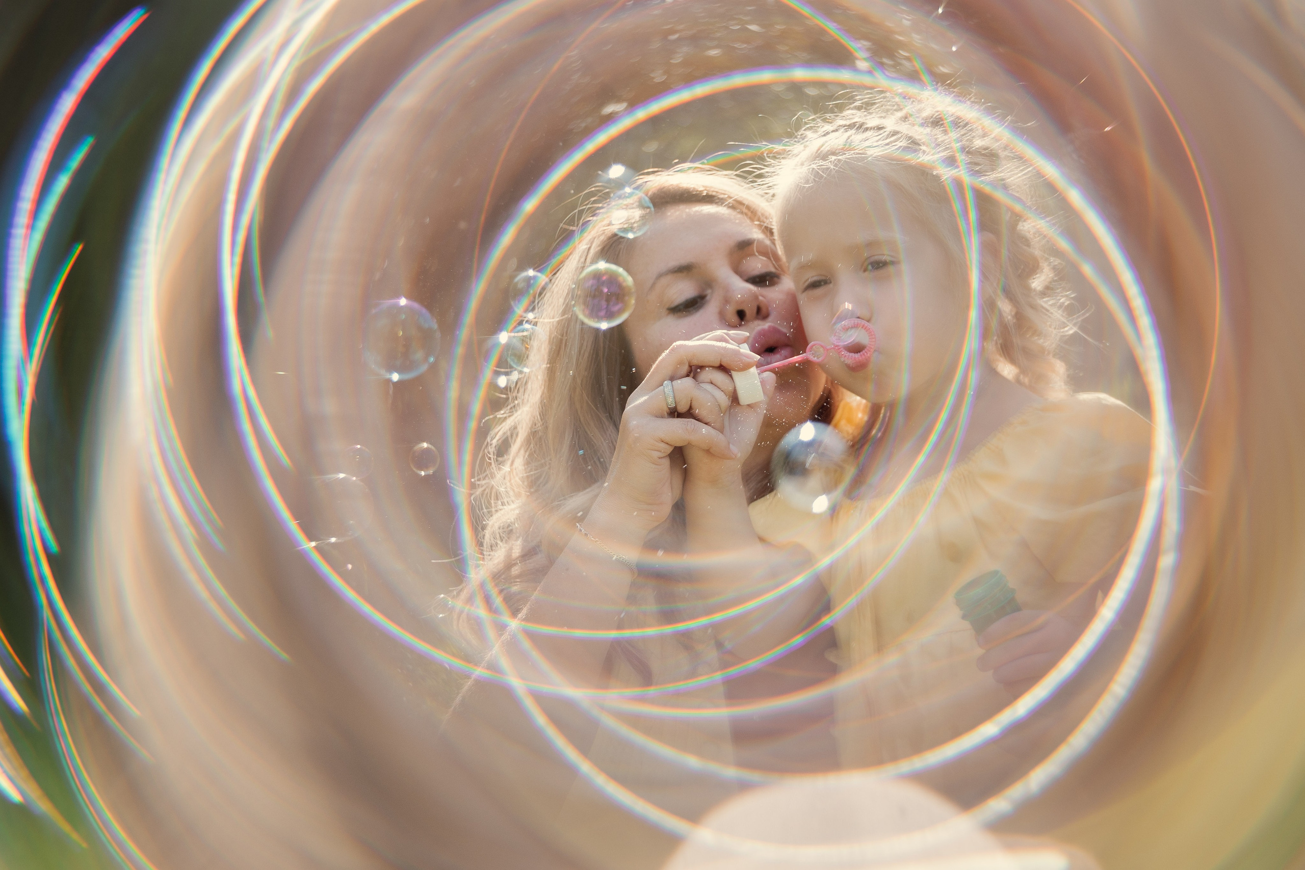 Мама и дочка на прогулке. Индивидуальный и семейный фотограф Ирина Москвичёва