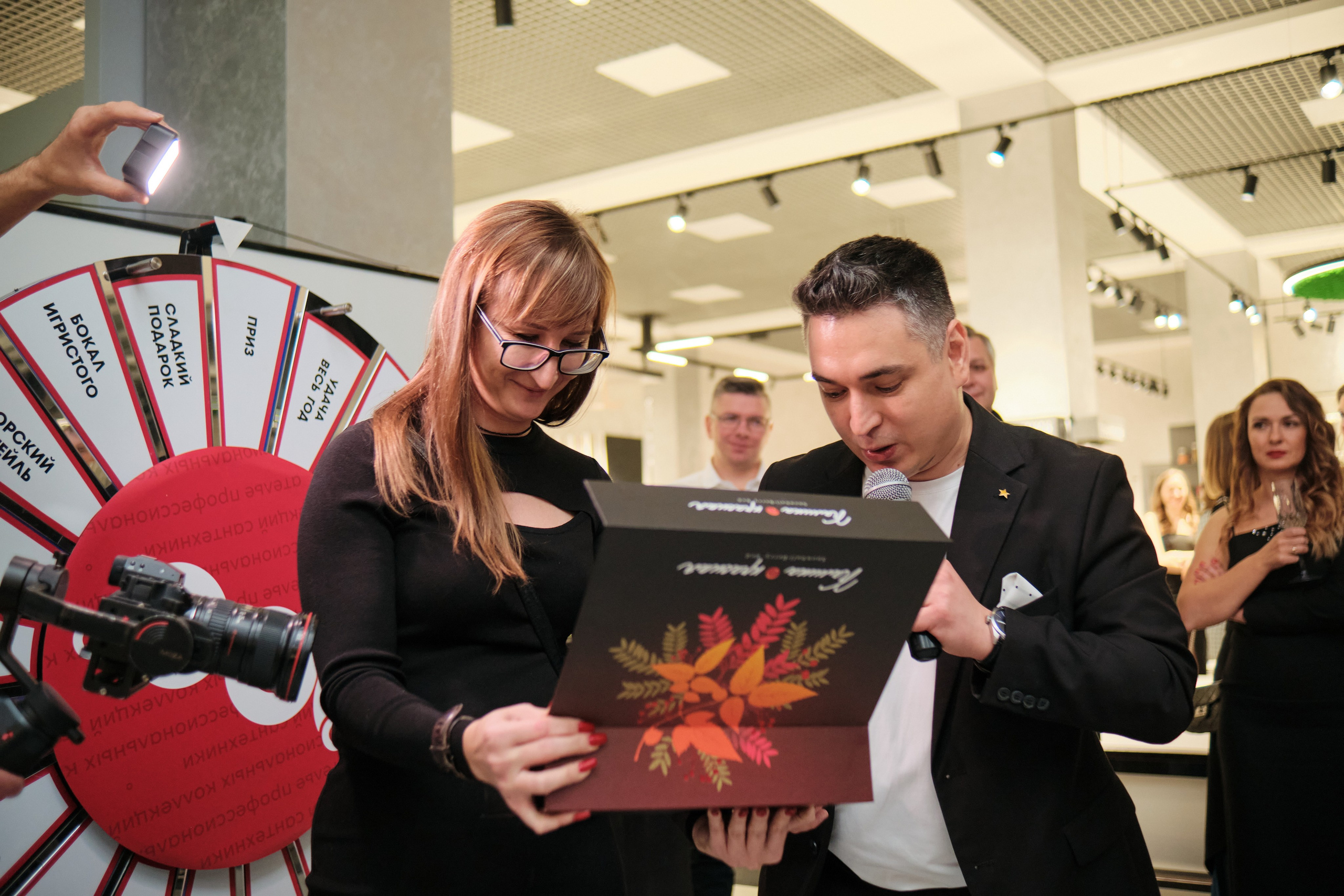 Открытие салона 100 градусов. Антон Ив