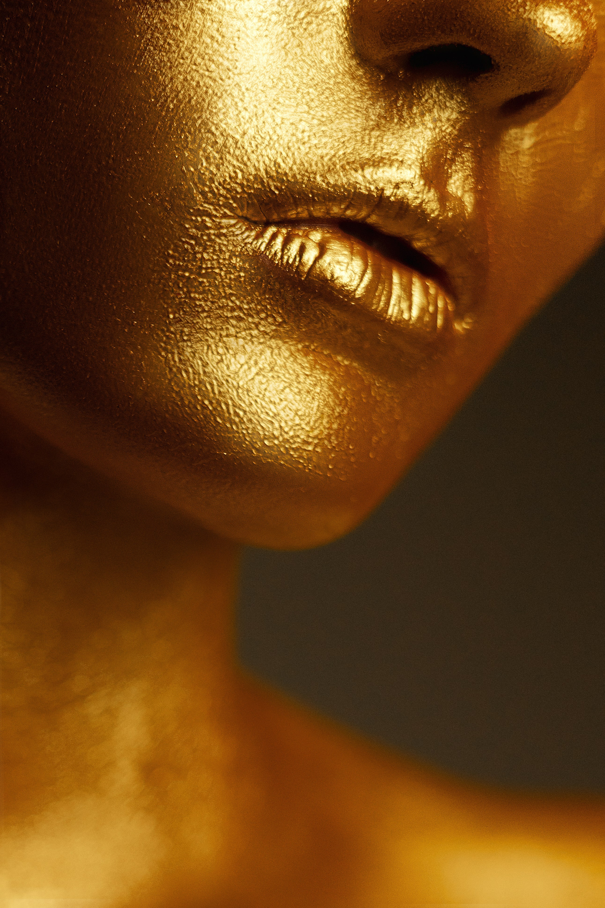 Лиза: золотая статуя. Фотограф Белов Тимофей | Красноярск