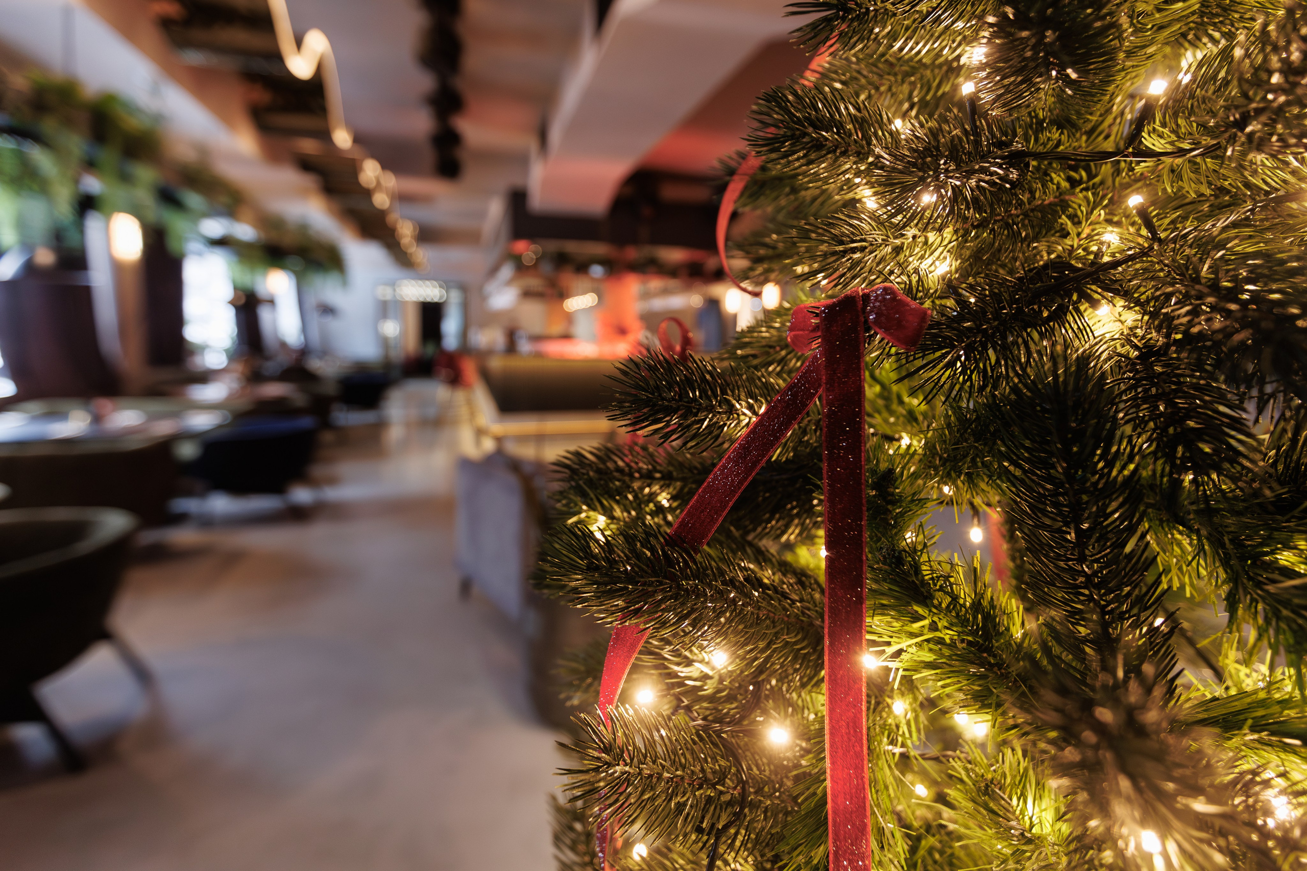 Фотограф для интерьерной съемки ресторана. Контент для бизнеса в Екатеринбурге Полдень Медиа