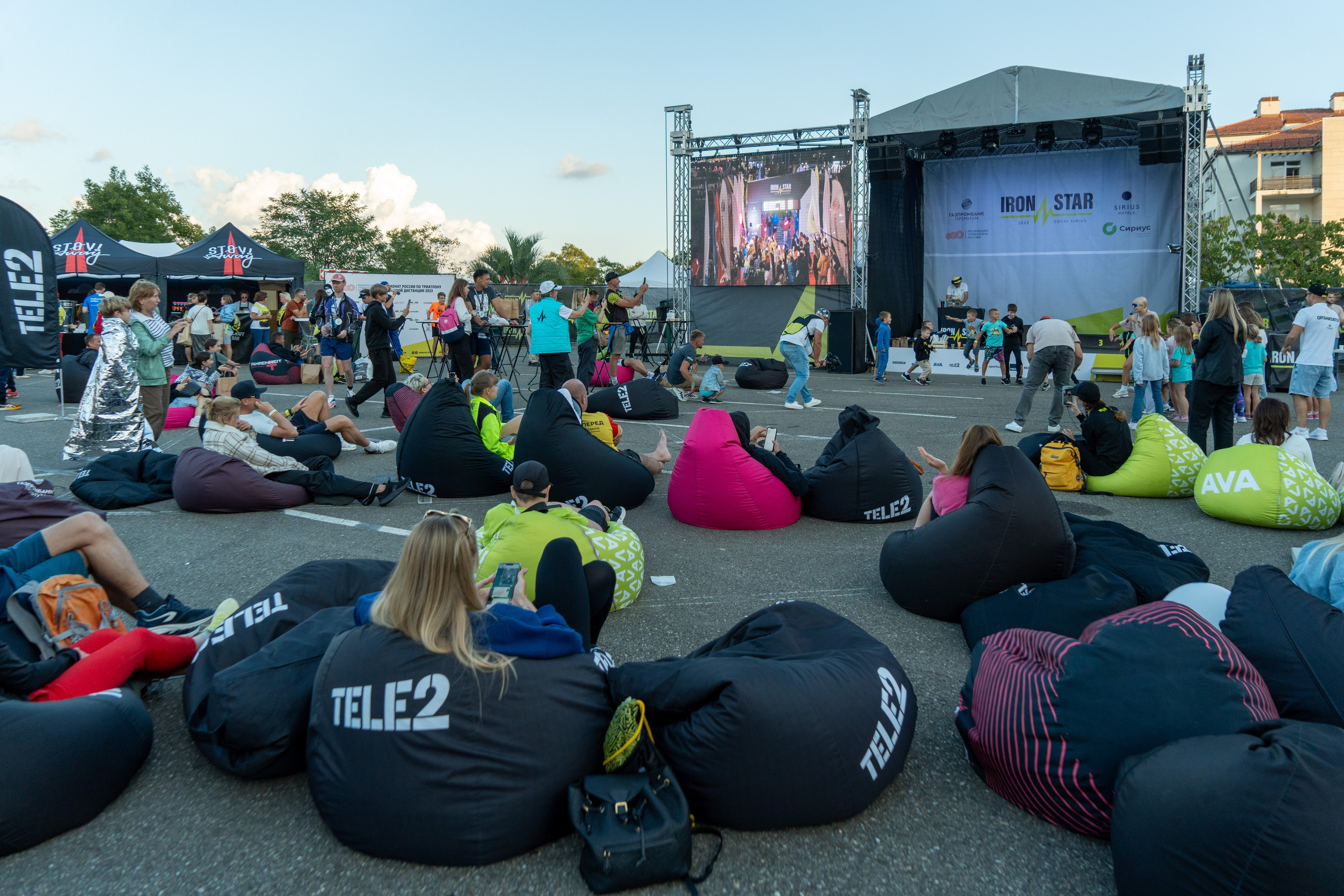 Фотоотчет партнерской интеграции для компании TELE2 на фестивале Ironstar. Репортажный фотограф в Красной Поляне и Сочи Павлюченко Екатерина