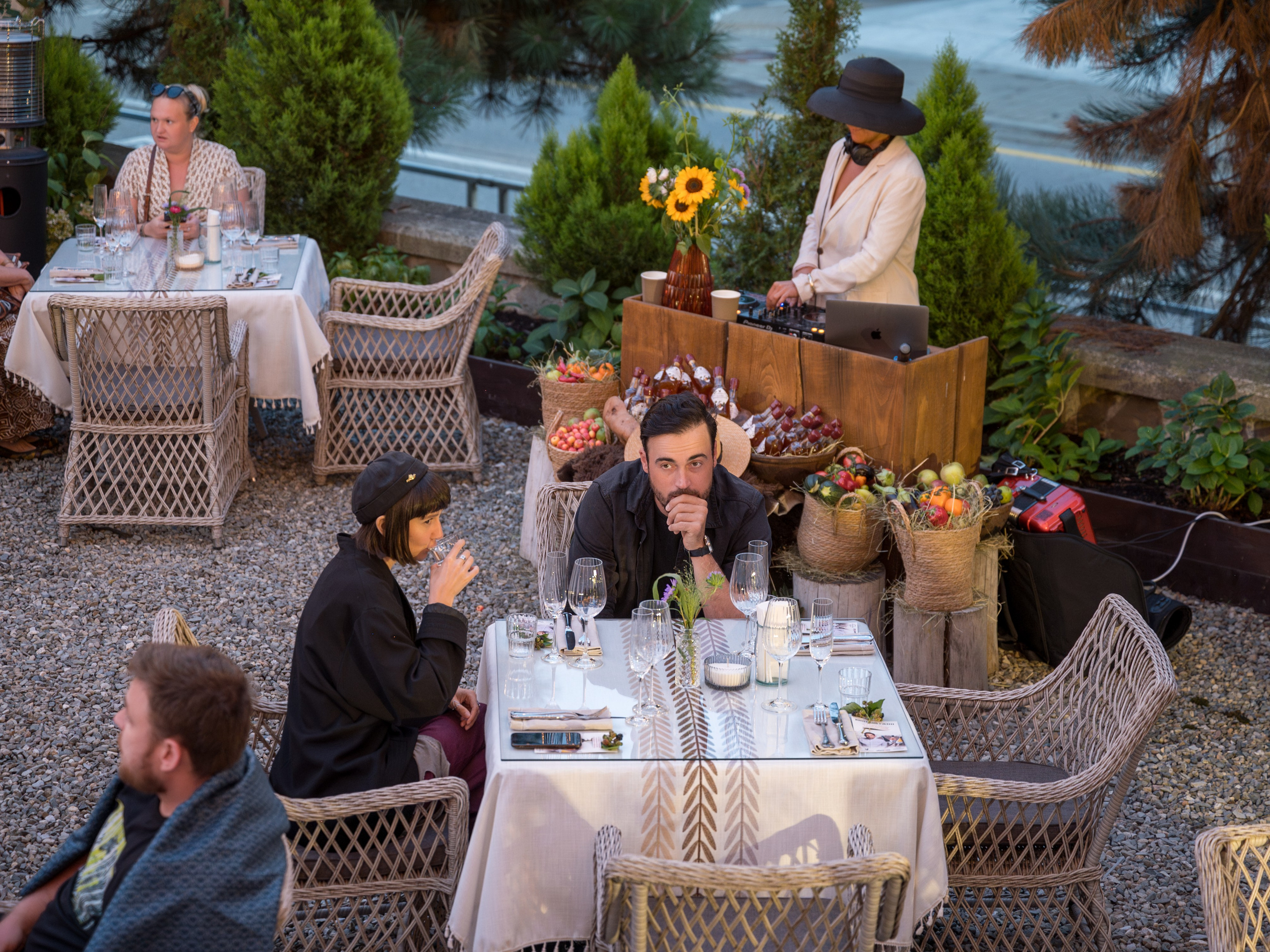 Гастрономический ужин в ресторане Co-Co Chalet. Репортажный фотограф в Красной Поляне и Сочи Павлюченко Екатерина