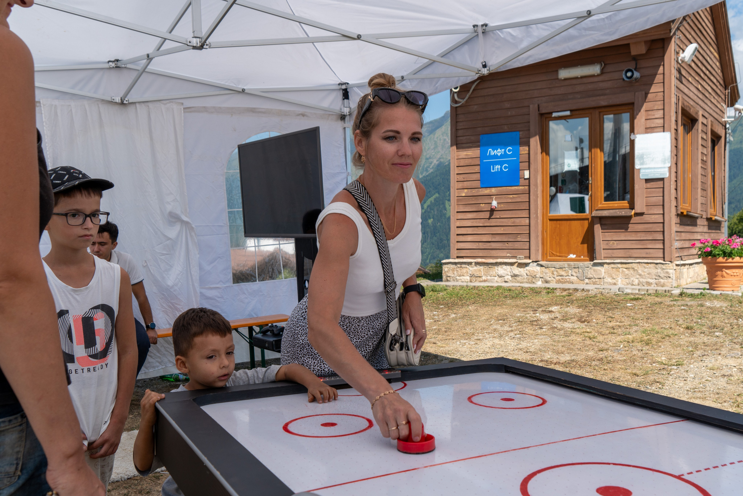 Мероприятие «Зима на за горами» на курорте Газпром Лаура. Репортажный фотограф в Красной Поляне и Сочи Павлюченко Екатерина