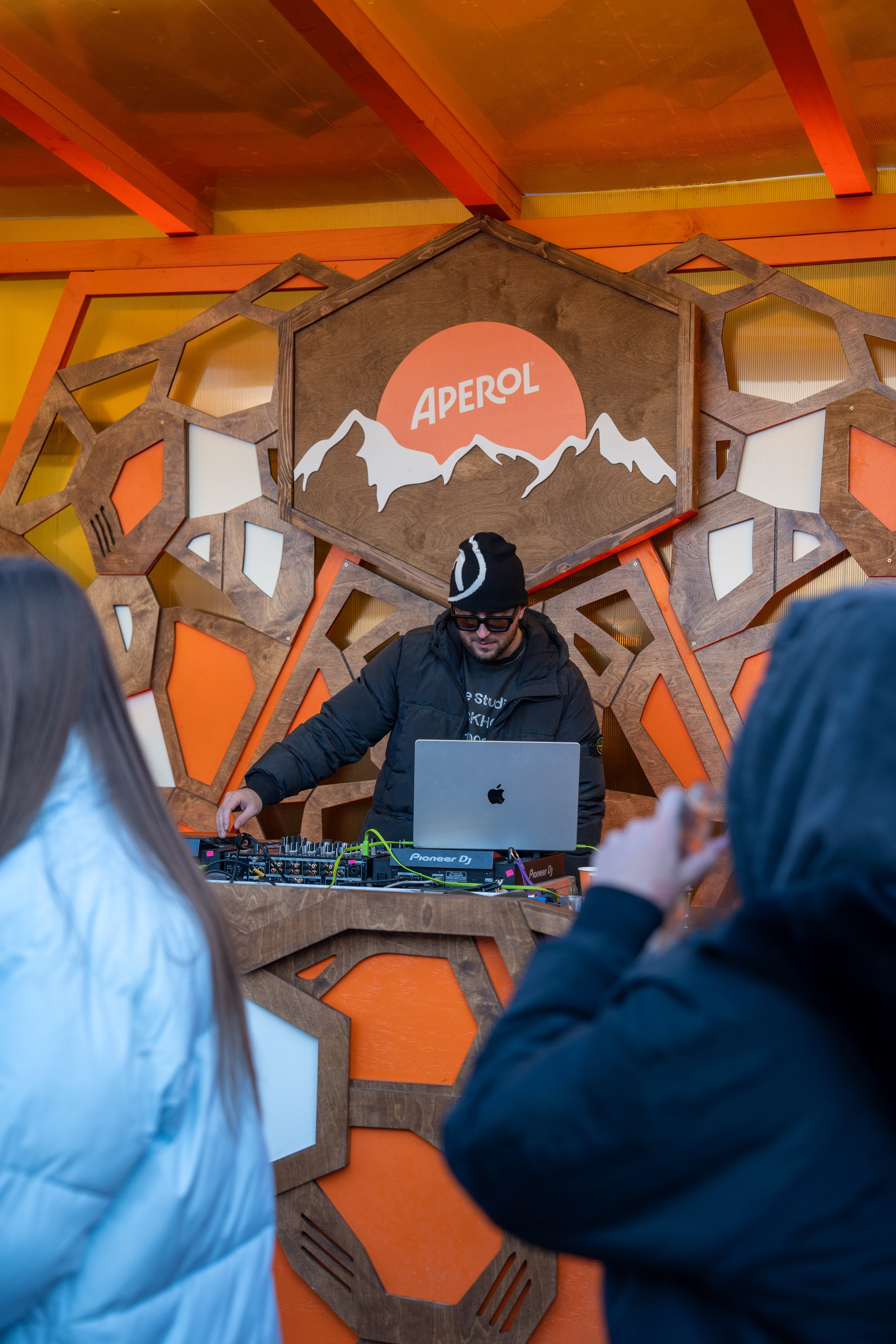 Фотоотчет партнерской интеграции Aperol Spritz на Роза Фест 2025. Репортажный фотограф в Красной Поляне и Сочи Павлюченко Екатерина