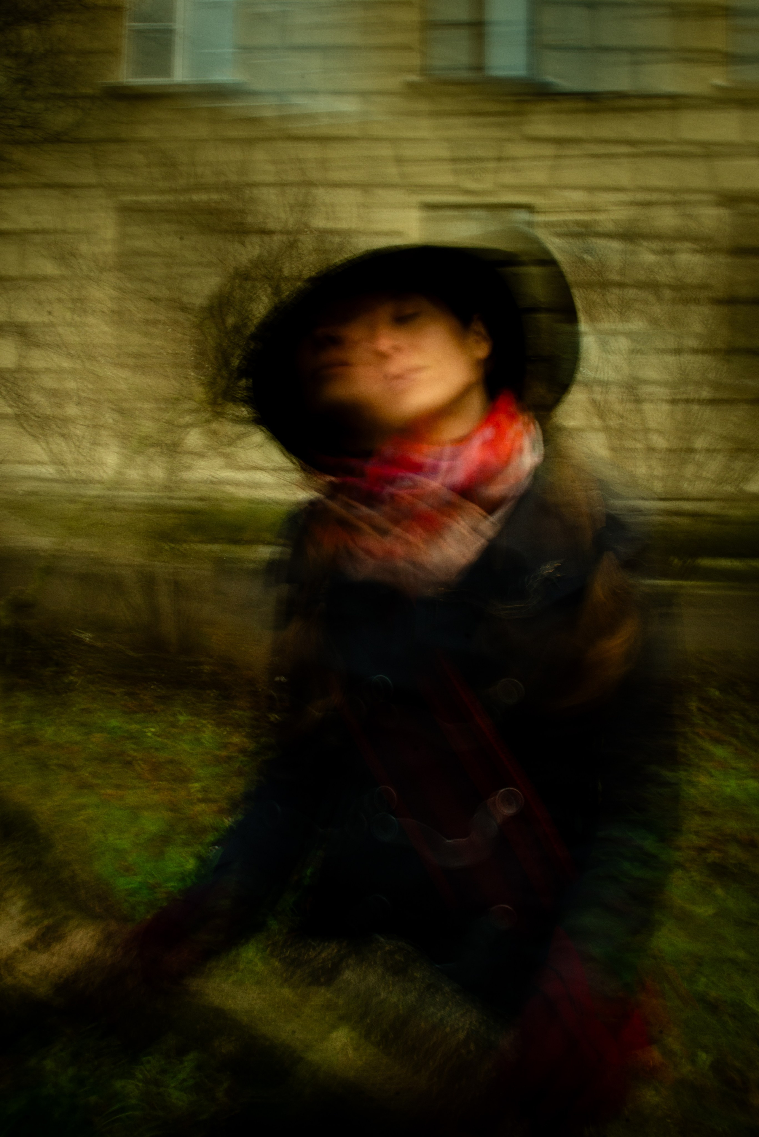 Снова стою одна…. Фотограф Крещение Венчание Москва