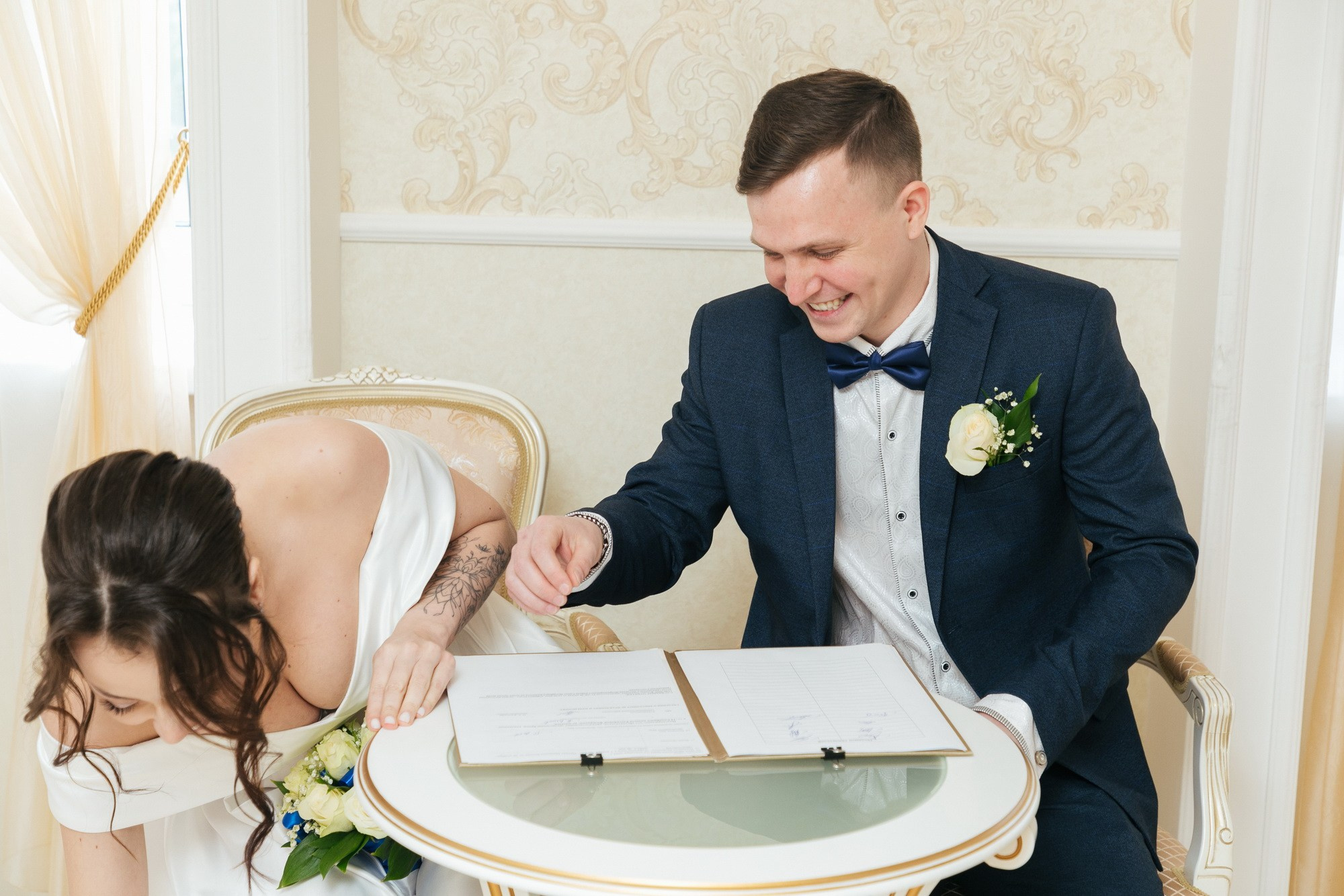 свадебная съемка в петергофе, найти фотографа на свадьбу, свадебный фотограф, свадебное платье купить, свадебный салон, свадебные кольца