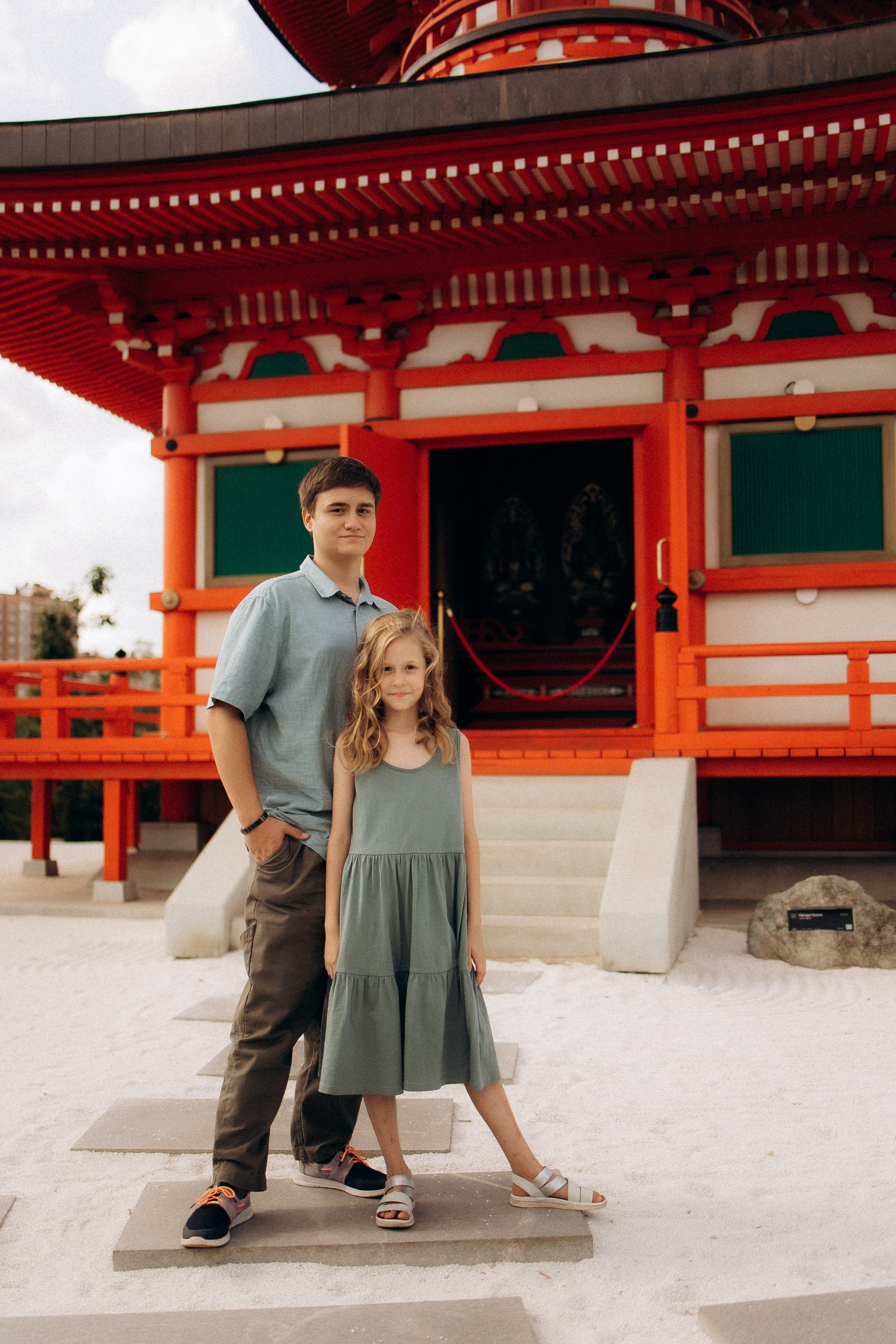 Семья в японском саду. Семейный фотограф в Краснодаре Храмова Анна