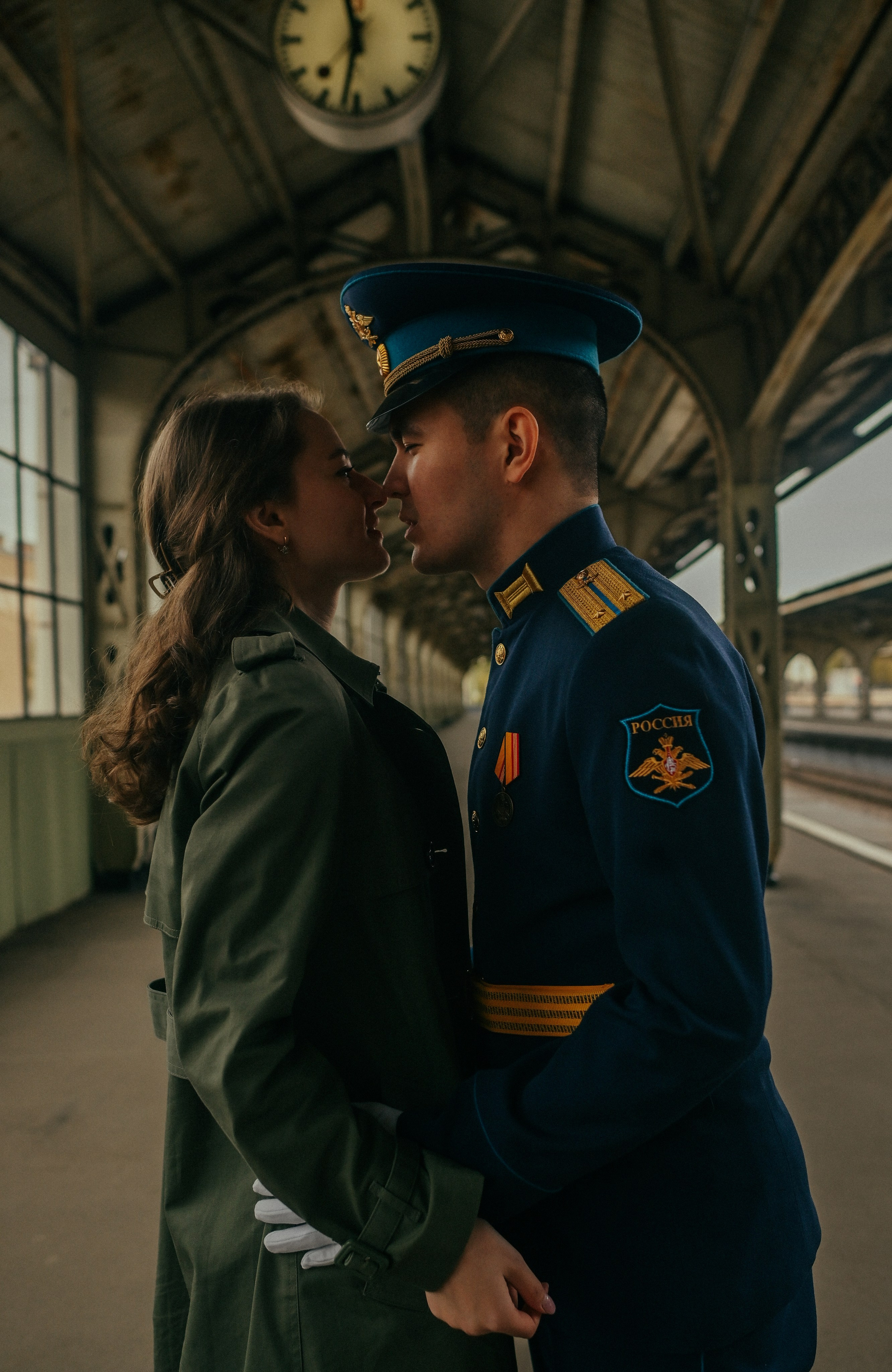 Love story на вокзале. Анастасия и Азамат. Семейный и свадебный фотограф в Санкт-Петербурге Яна