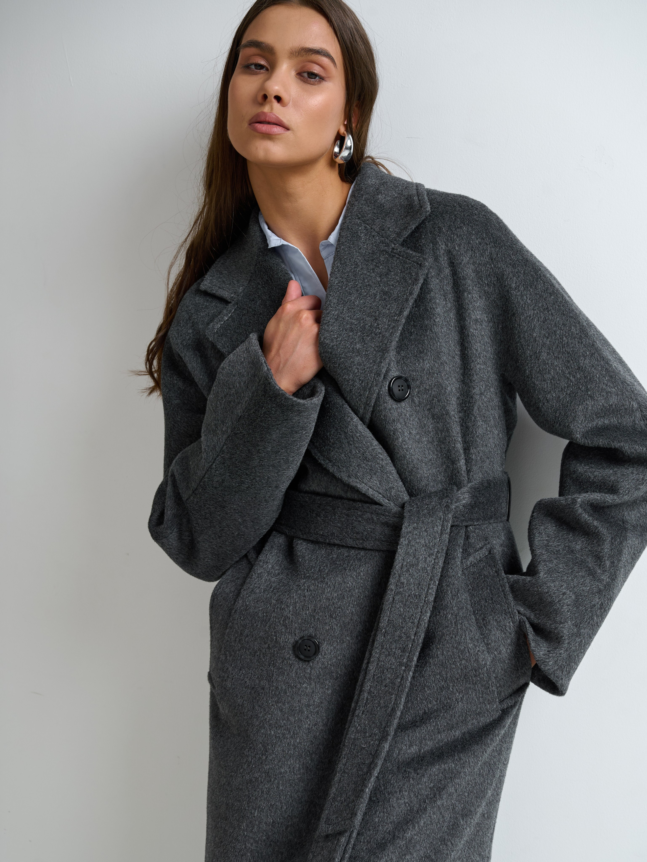 Лукбук для бренда верхней одежды Sheily. Fashion фотограф в Москве Ксения Чупрунова