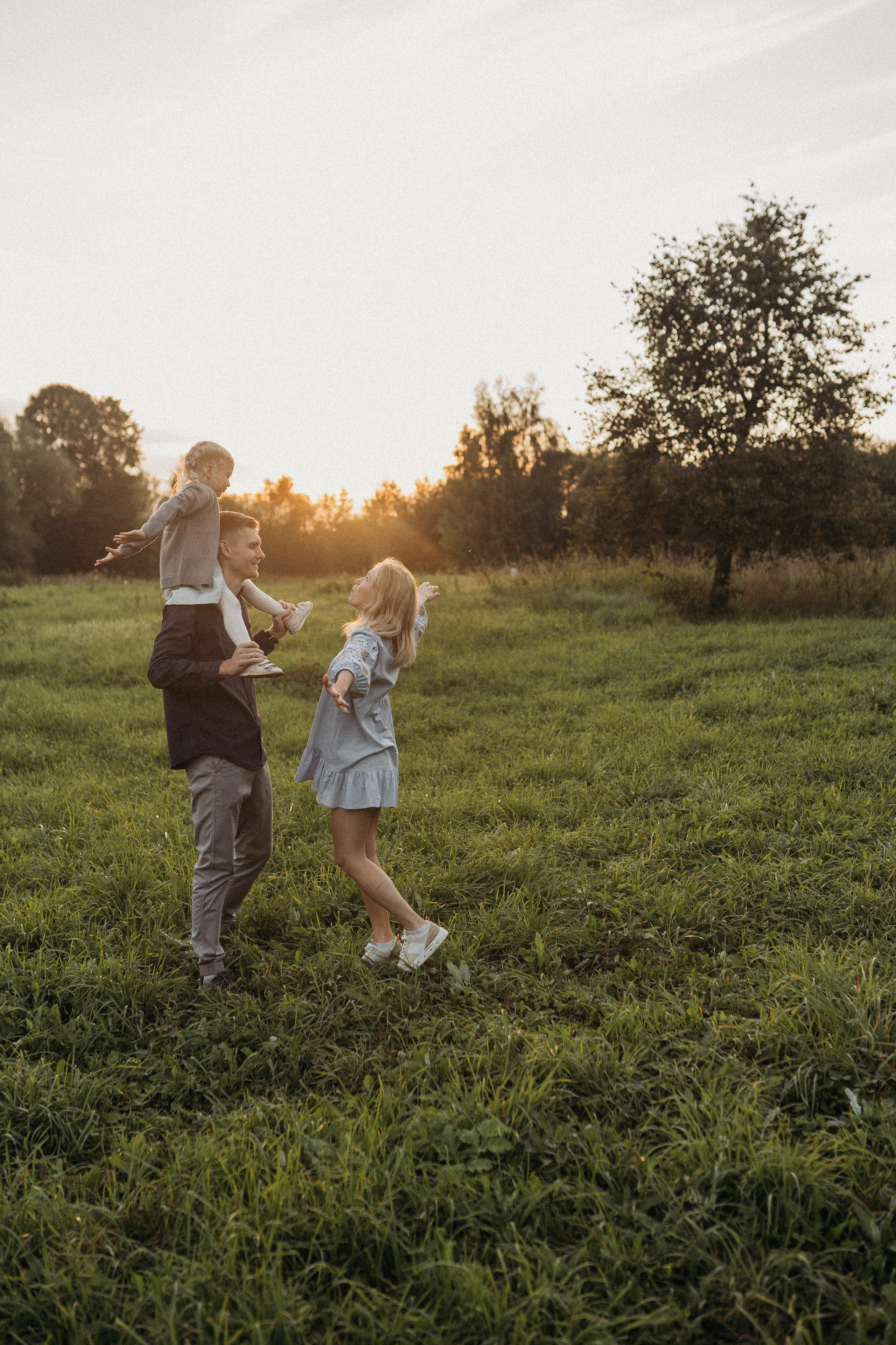 Тёплый летний вечер. Семейный и свадебный фотограф в Москве Оксана Гапеева