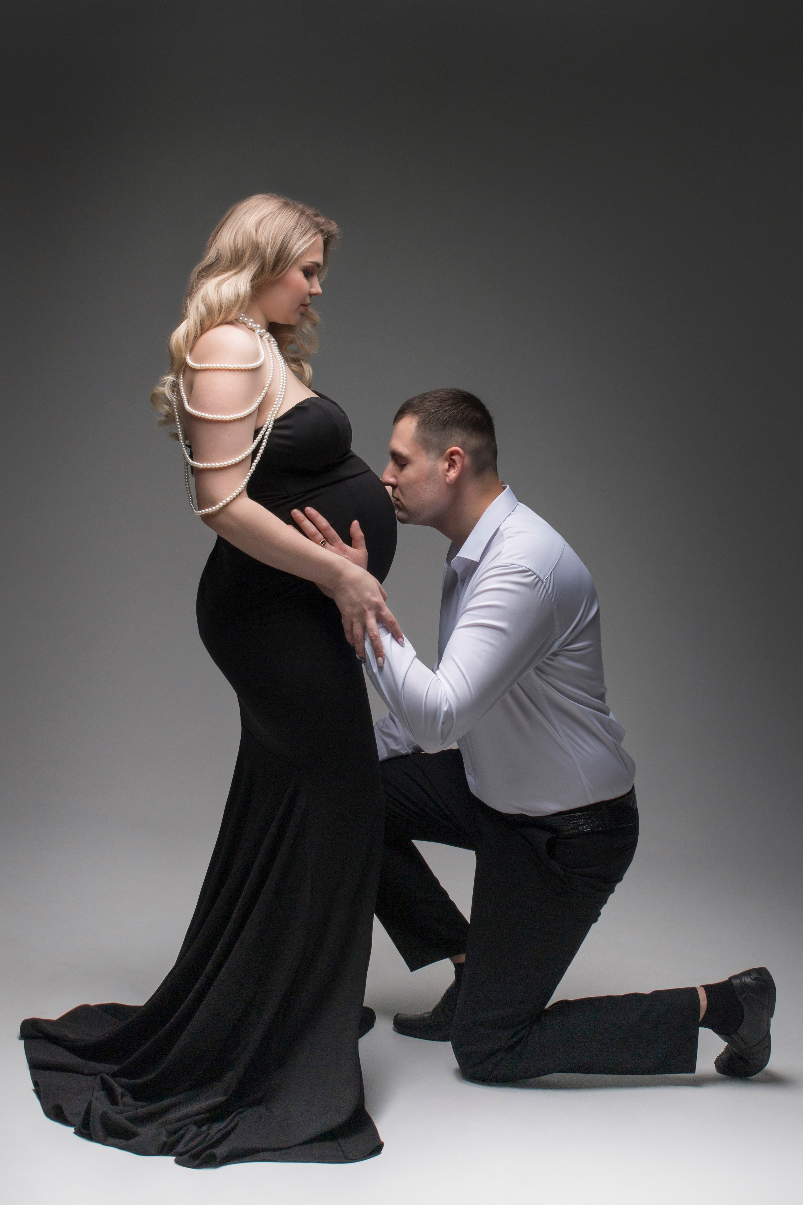 Фотосессии беременности в стиле минимализм в Кемерово. Елена Данилова фотограф беременности в Кемерово