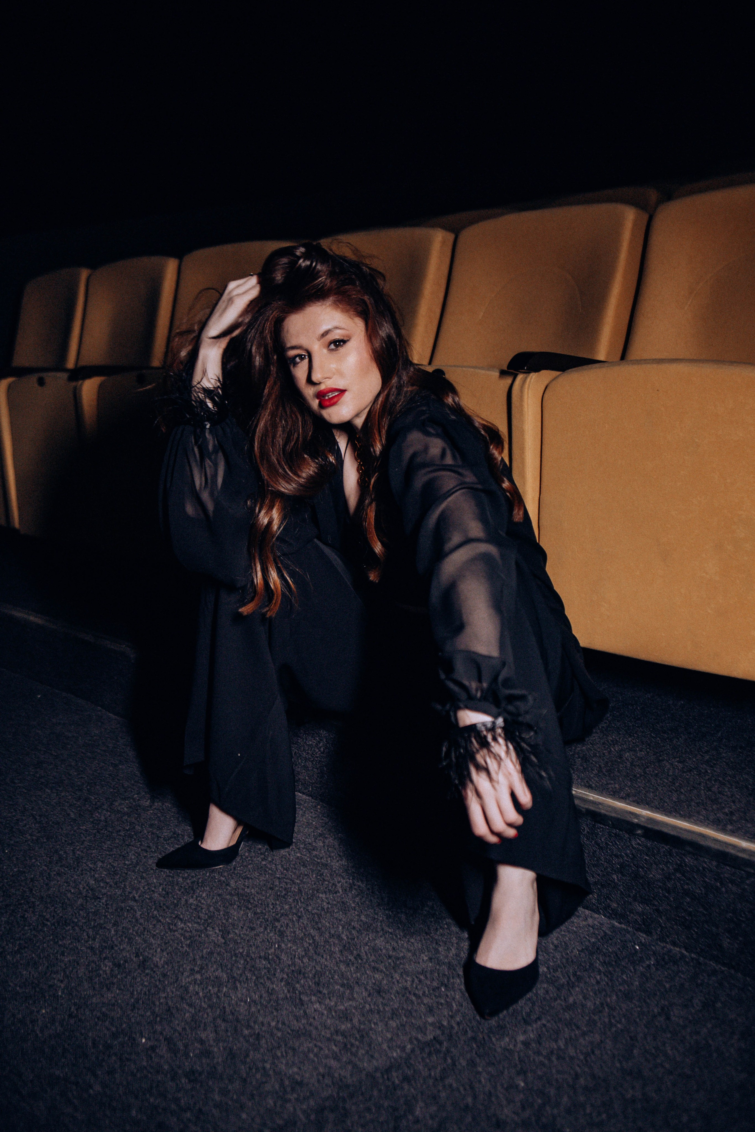 Катя. Контакты