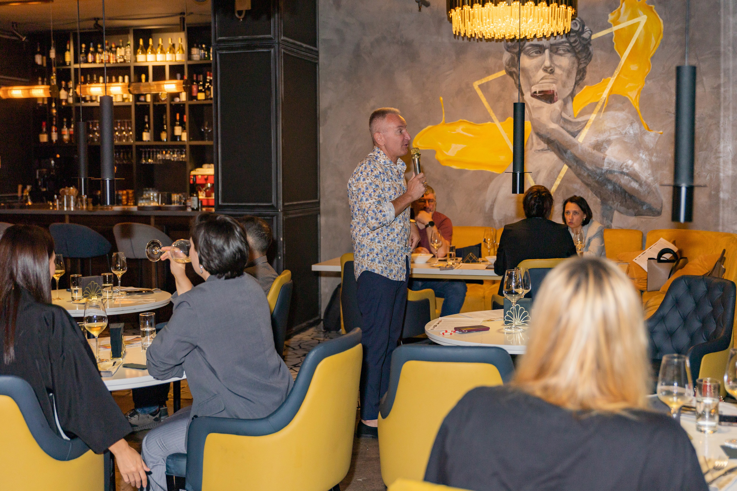 Дигустация вина от магазина Дилан в ресторане Кантина. Выпускные альбомы во Владивостоке