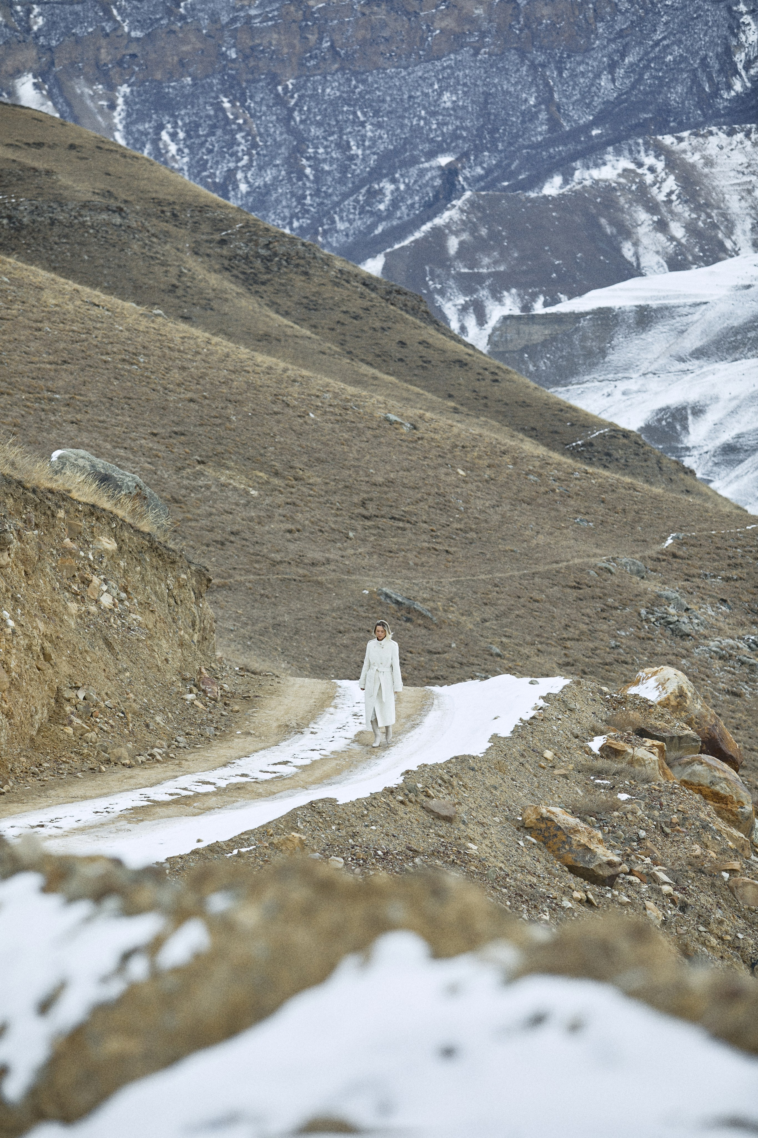 Выездная съемка для бренда одежды. Фотограф Продюсер в горах КБР / Москва  Нальчик Горы