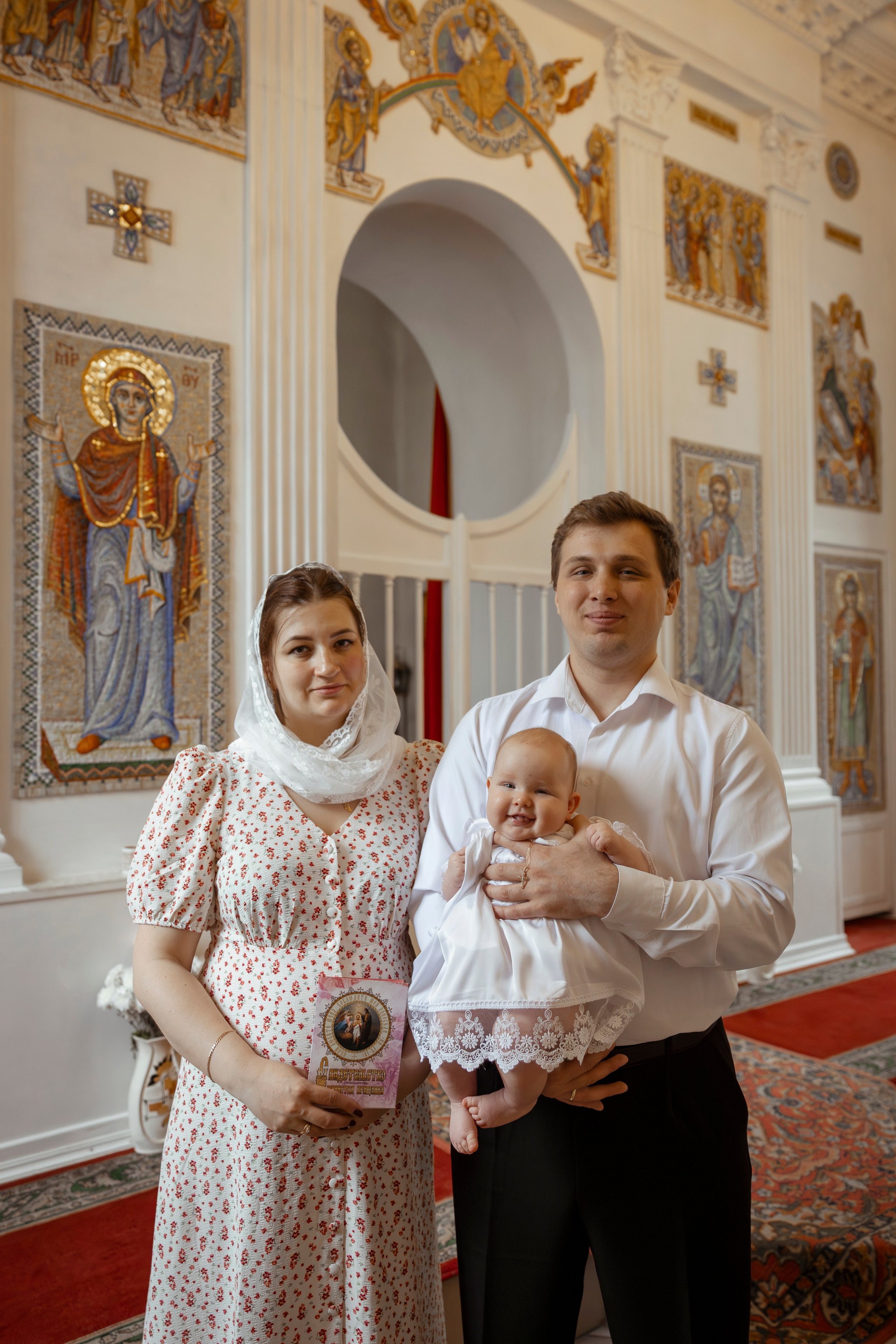 Таинство Крещения младенца в храме свв. Бориса и Глеба в Белкино (г.Обниск, Калужская обл.). Надежда Стар семейный и церковный фотограф в Жукове и Калужской области