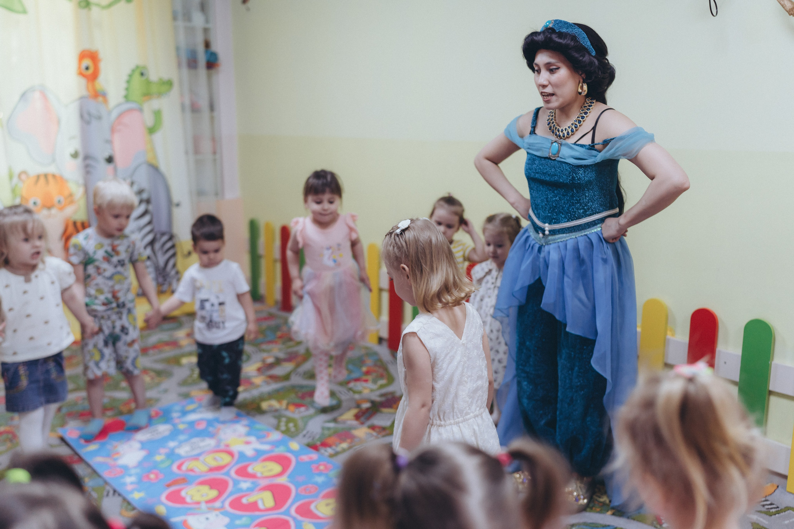 День рождения Алисы (садик). Крис Богомазова