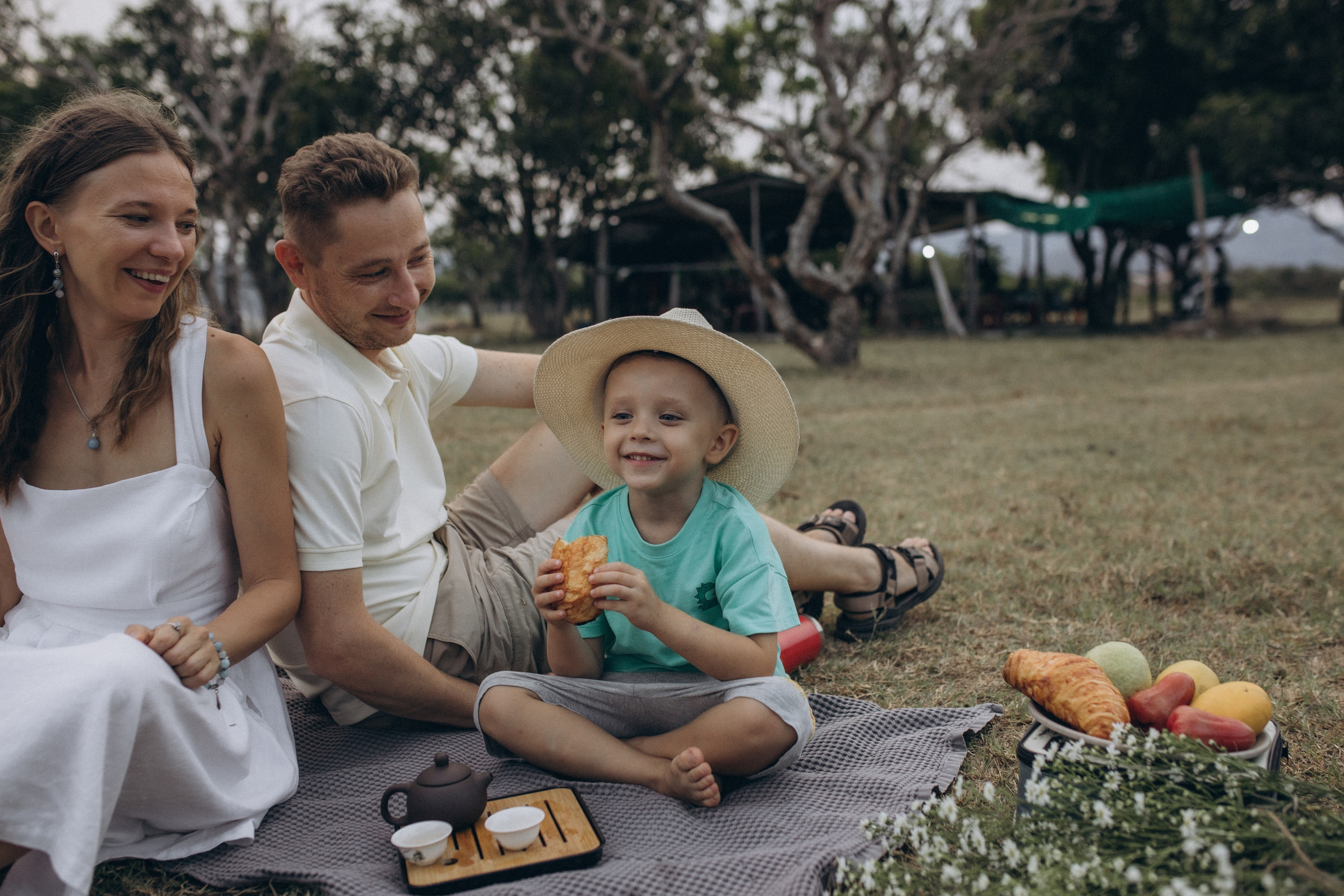 Семья Пискаревых в манго саду.Нячанг. Главная