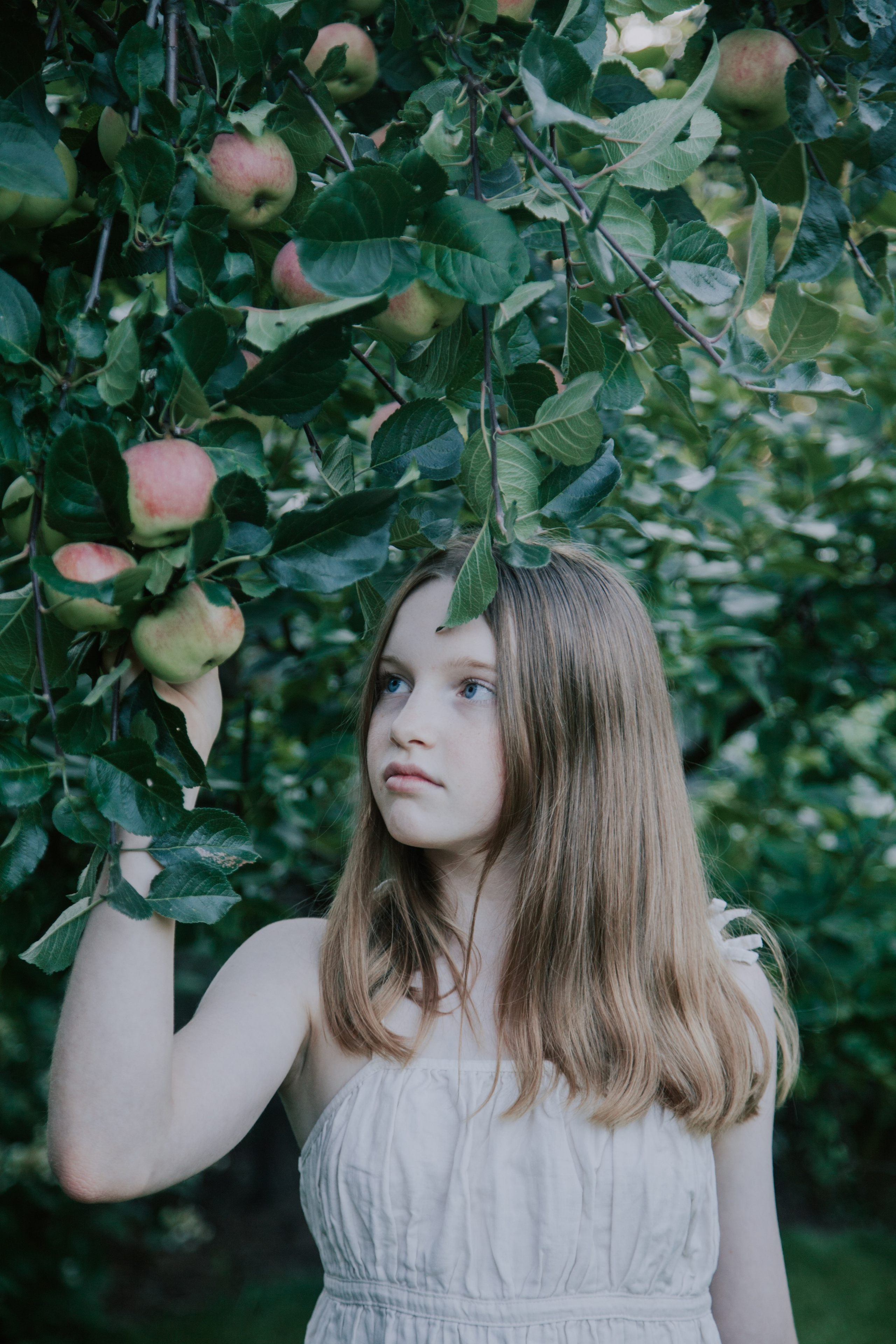 Вечер в саду. Семейный фотограф во Всеволожске и Санкт-Петербурге Юлия Капустина