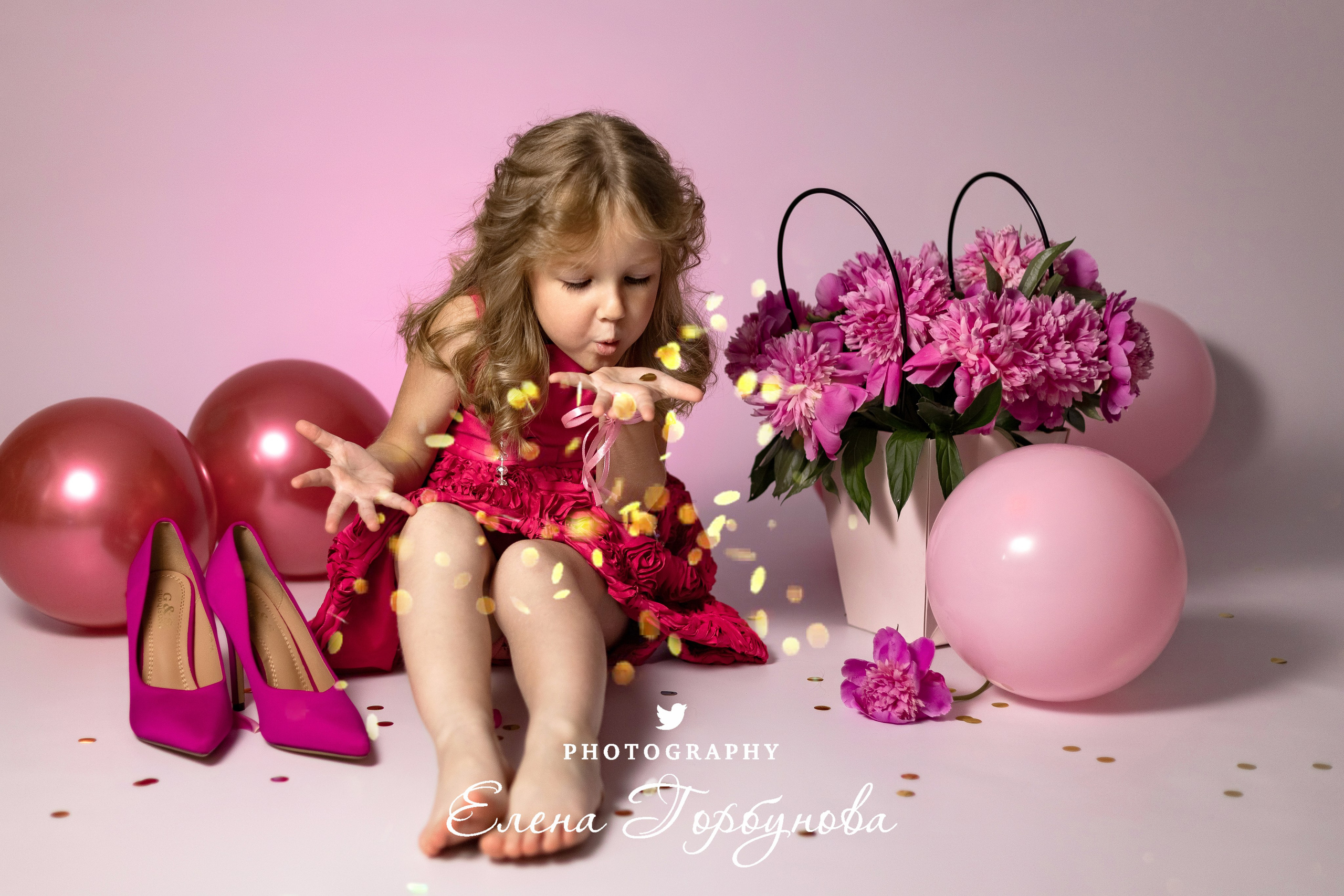 «Модница в розовом» В моей студии. Вероника и Александра. 2024. Фотограф Пермь. Свадьбы. Семья и дети, школа, д. сад. Фотокниги