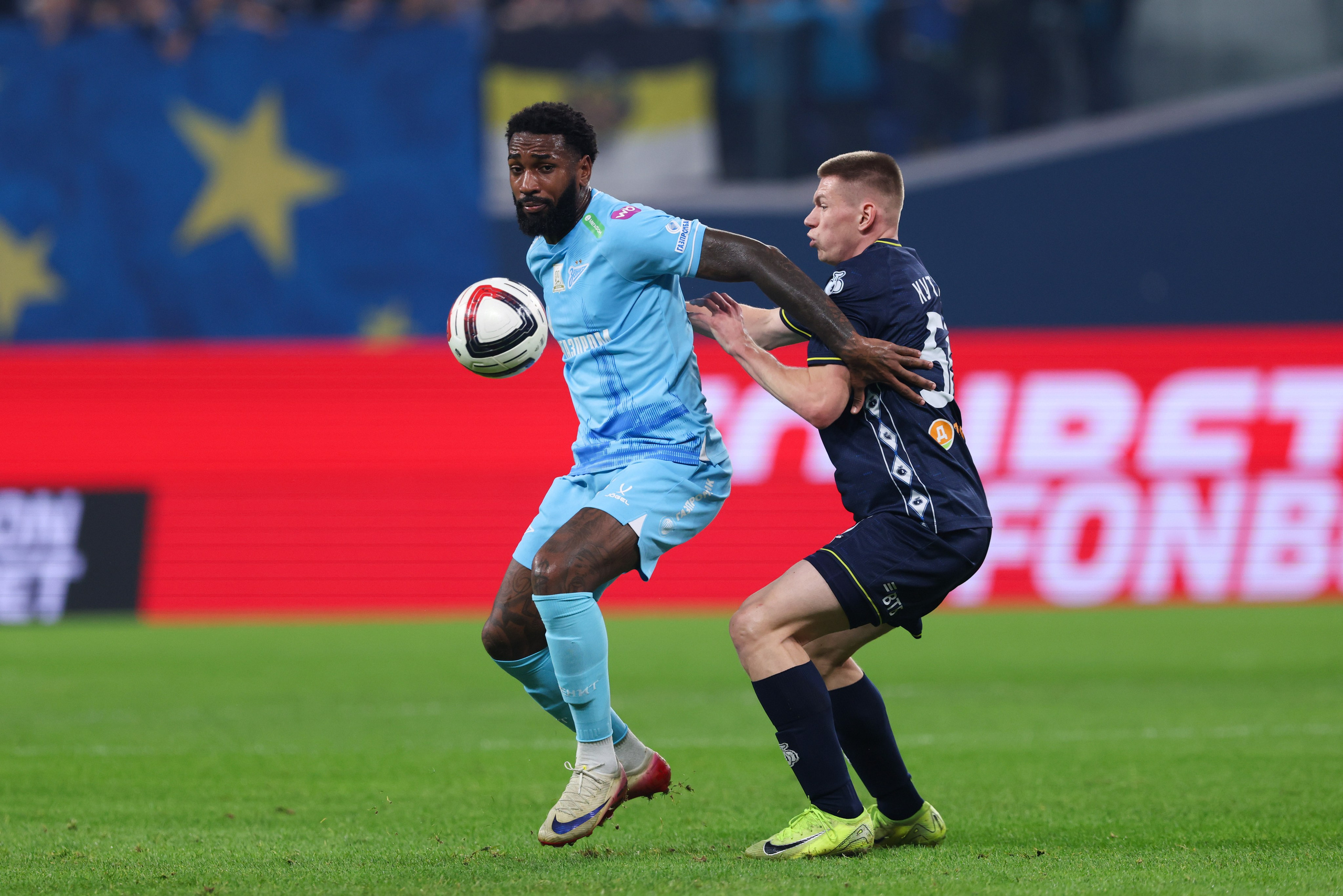 ФК «Зенит — ФК «Динамо» Москва 05.11.2025. Спортивный и репортажный фотограф Антон Тереханов