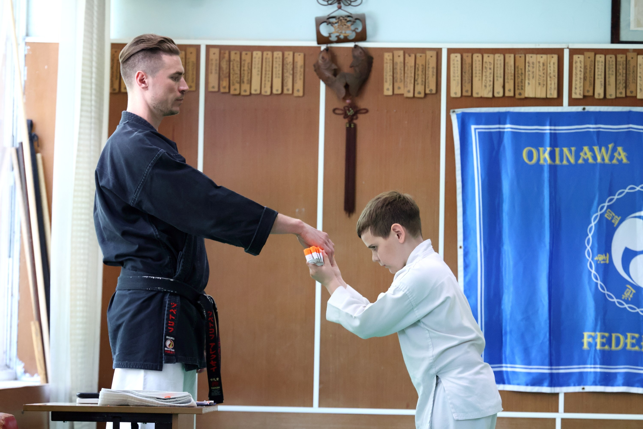 Вручение поясов в школе Окинава каратэ. Спортивный и репортажный фотограф Ермакова Светлана