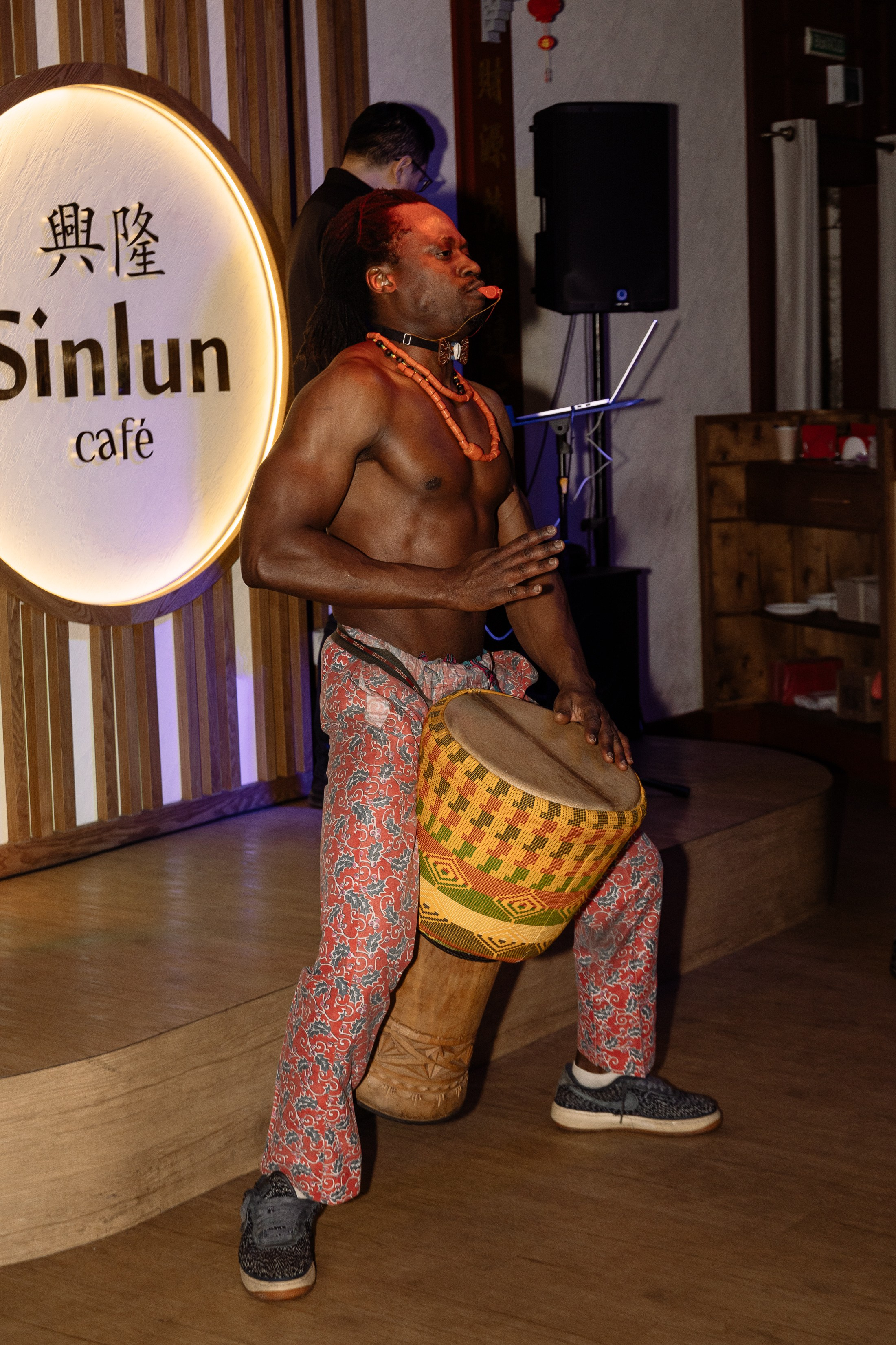 Вечеринка в кафе Sinlun. Фотограф Юлия Мальцева