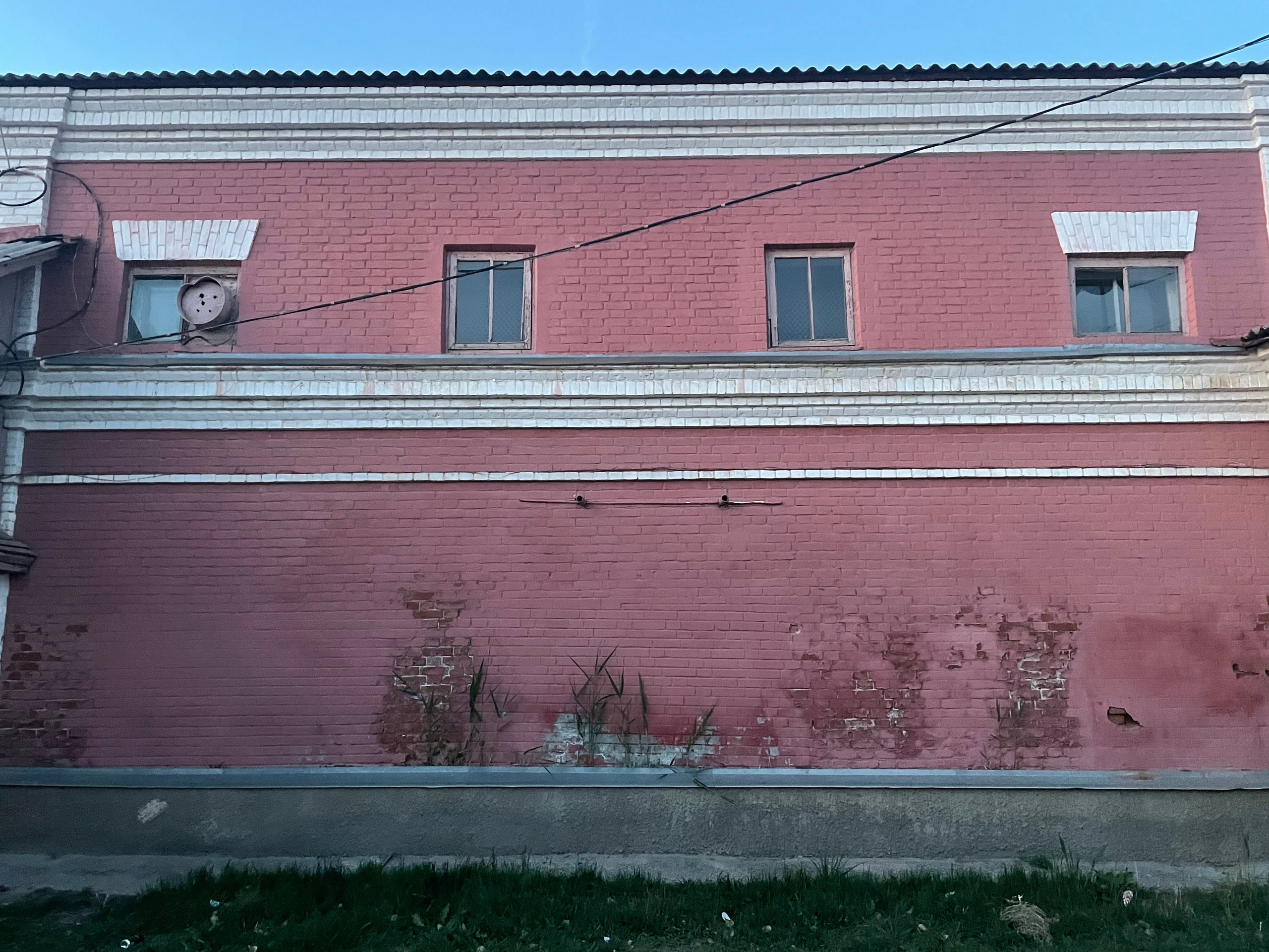 20 048 Фактурная стена здания. ВИЗУАЛЬНЫЕ И ЗВУКОВЫЕ РЕШЕНИЯ ДЛЯ БИЗНЕСА И СЪЁМОК ТЕЛЕТЕЛА