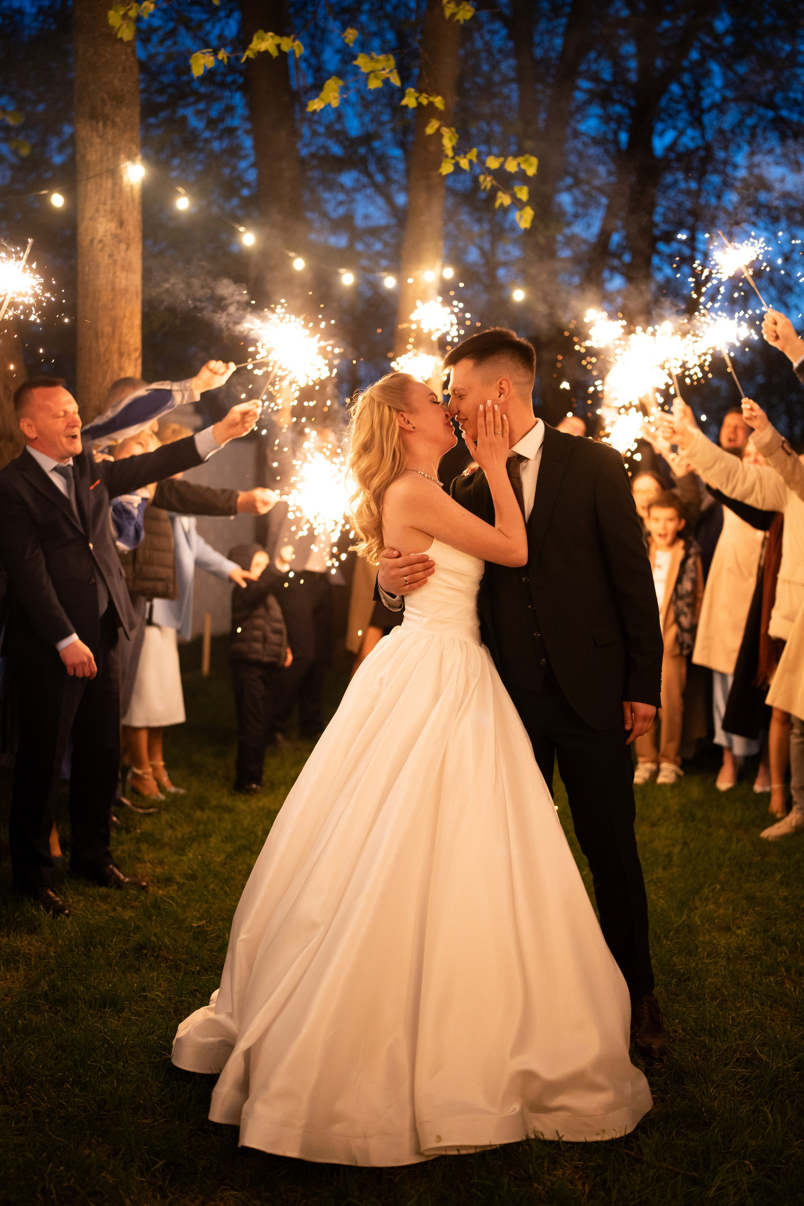 Алиса и Влад. Полный свадебный день (утро, усадьба, прогулка, выездная регистрация, банкет). Дата съемки 26.04.2025. Свадебный фотограф Москва