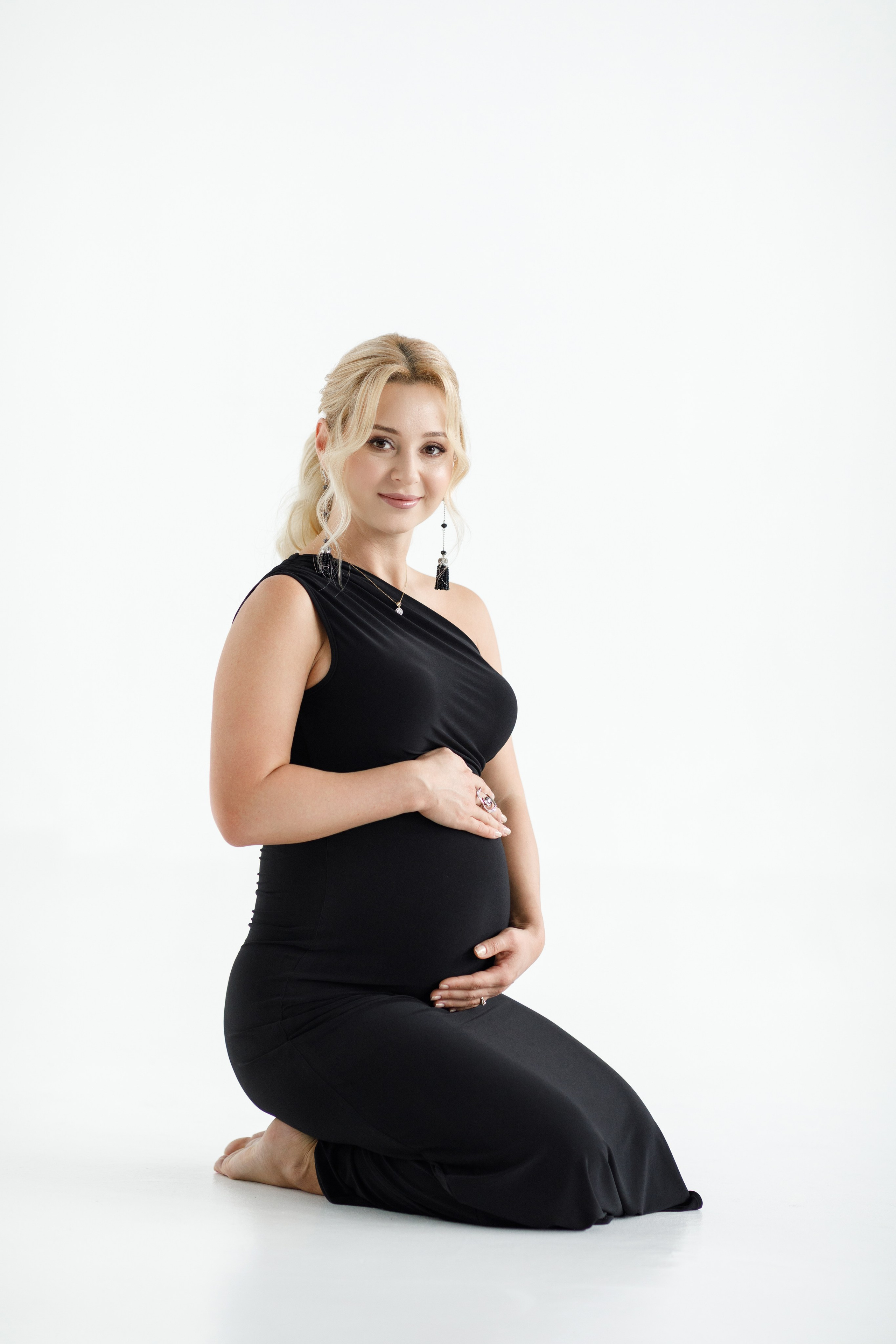 Студийная фотосессия для будущей мамы. Фотограф во Владикавказе Юрий Геворгизов