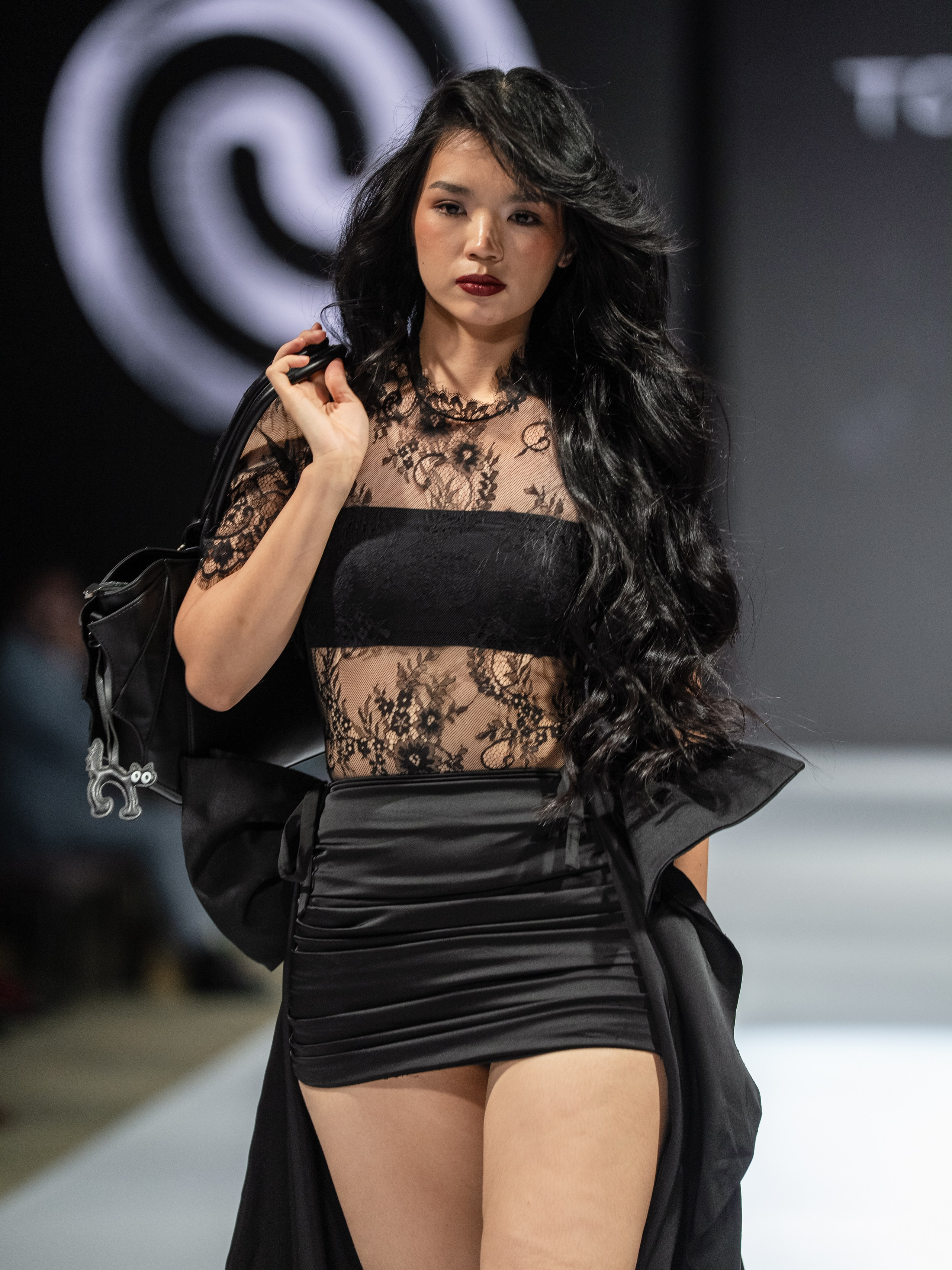 Eurasia Fashion Week Tomoyov. Сайт Алматинского НЮ АРТ, будуар и фэшн фотографа Дениса Карпенко