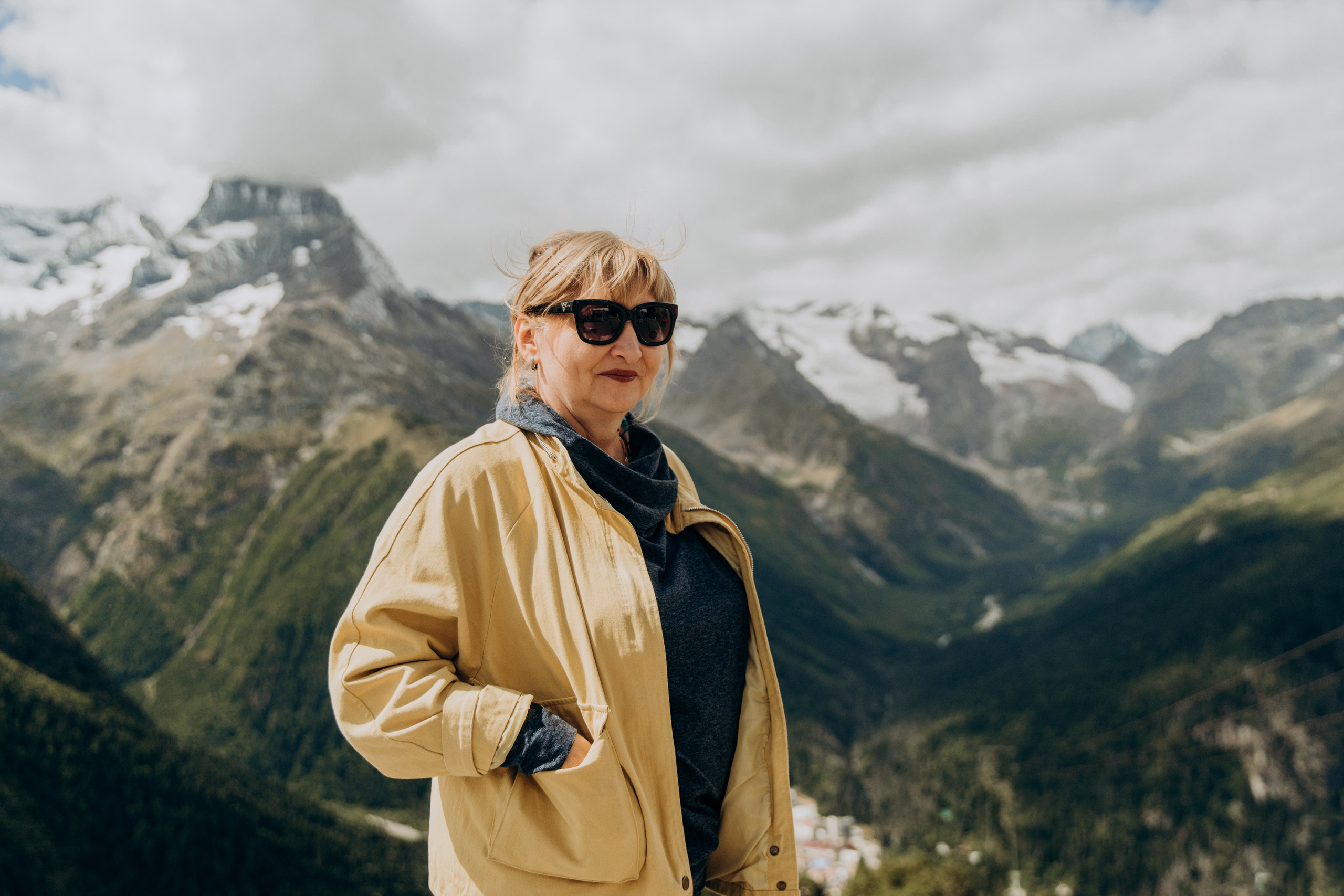 Юля с семьей, Домбай. Портфолио