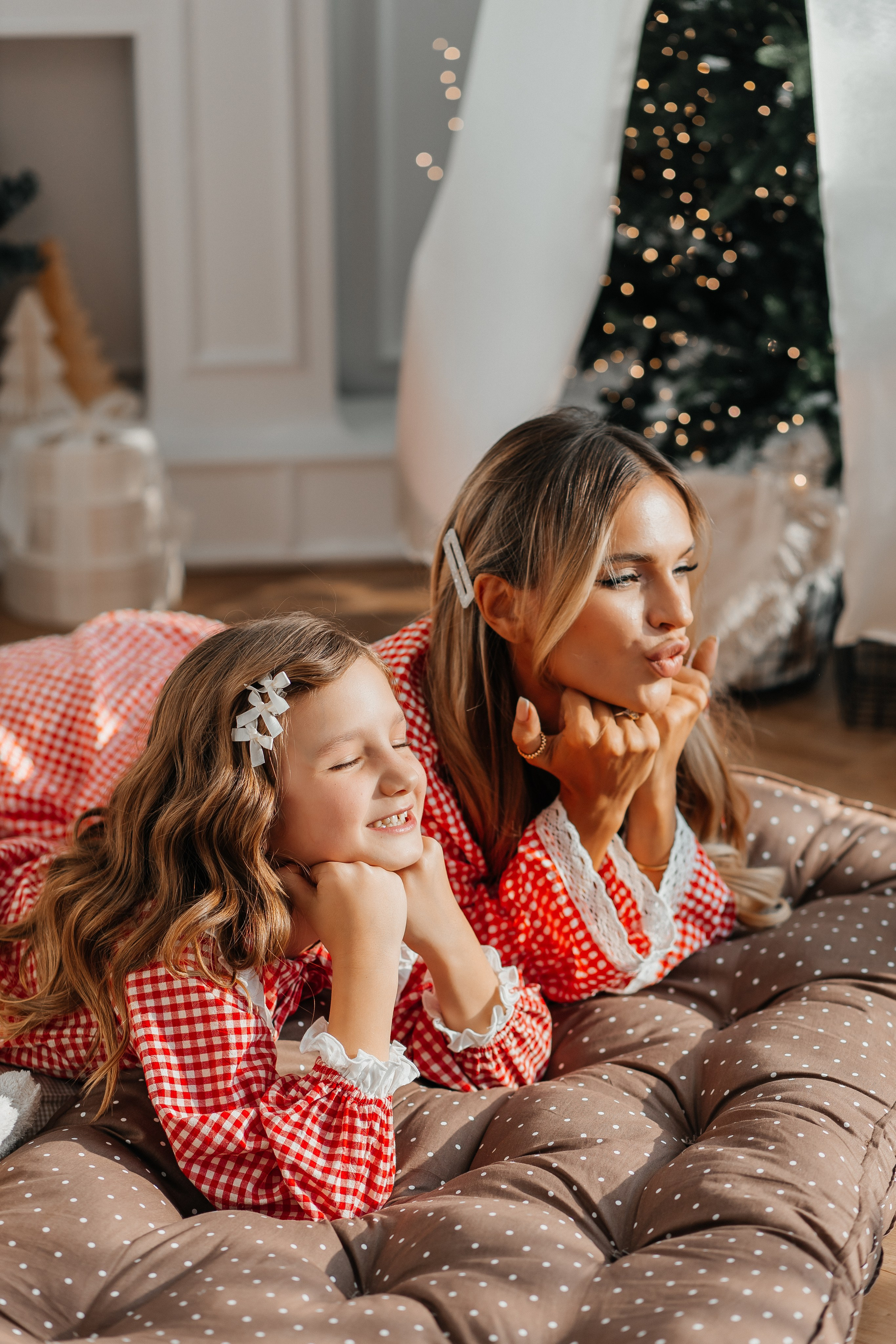 Новогодняя фотосессия в студии в Сочи. Семейный фотограф в Сочи, Лоо, Дагомысе, Вардане Кучумова Олеся