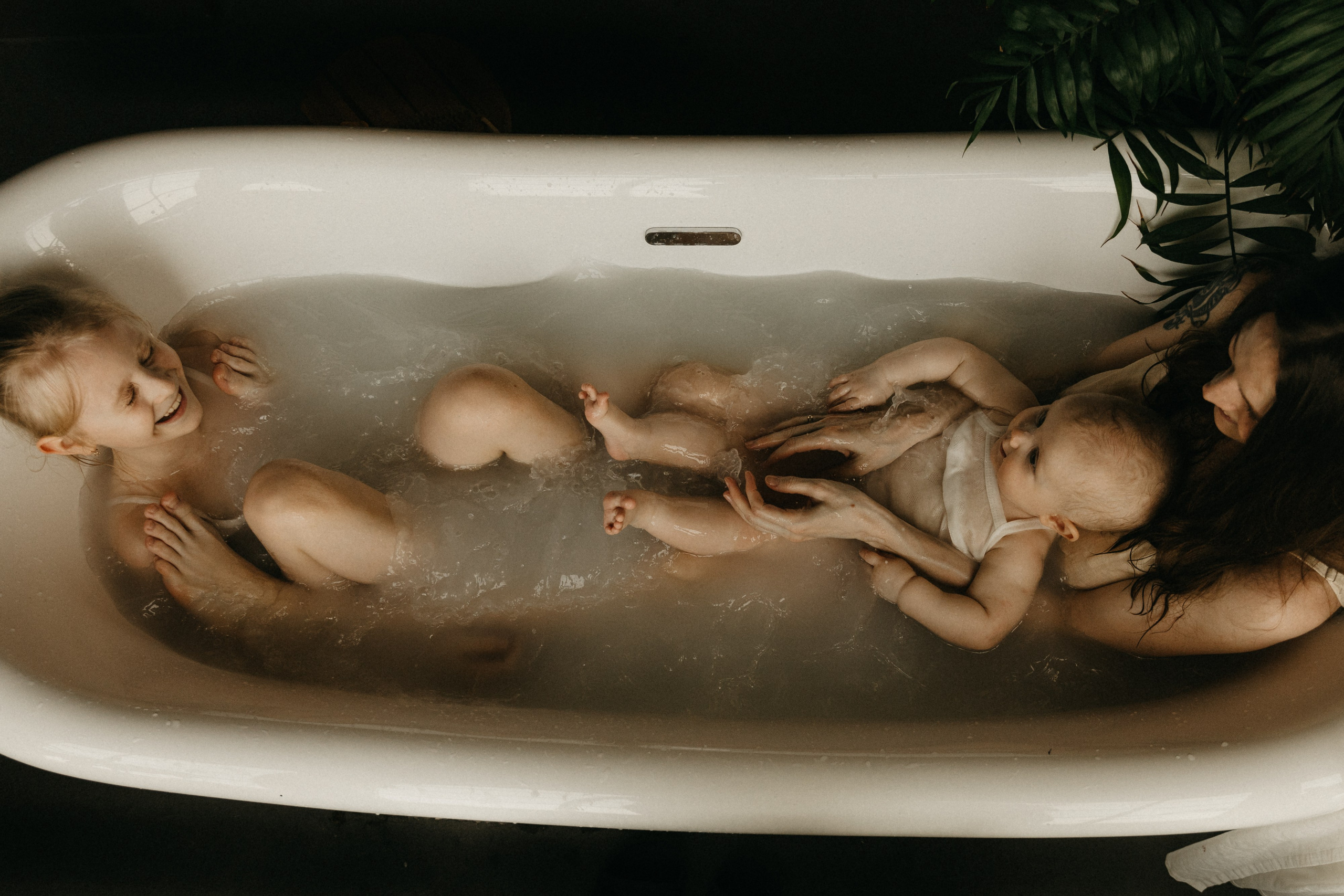 Даша, Полина, Варя. Главная