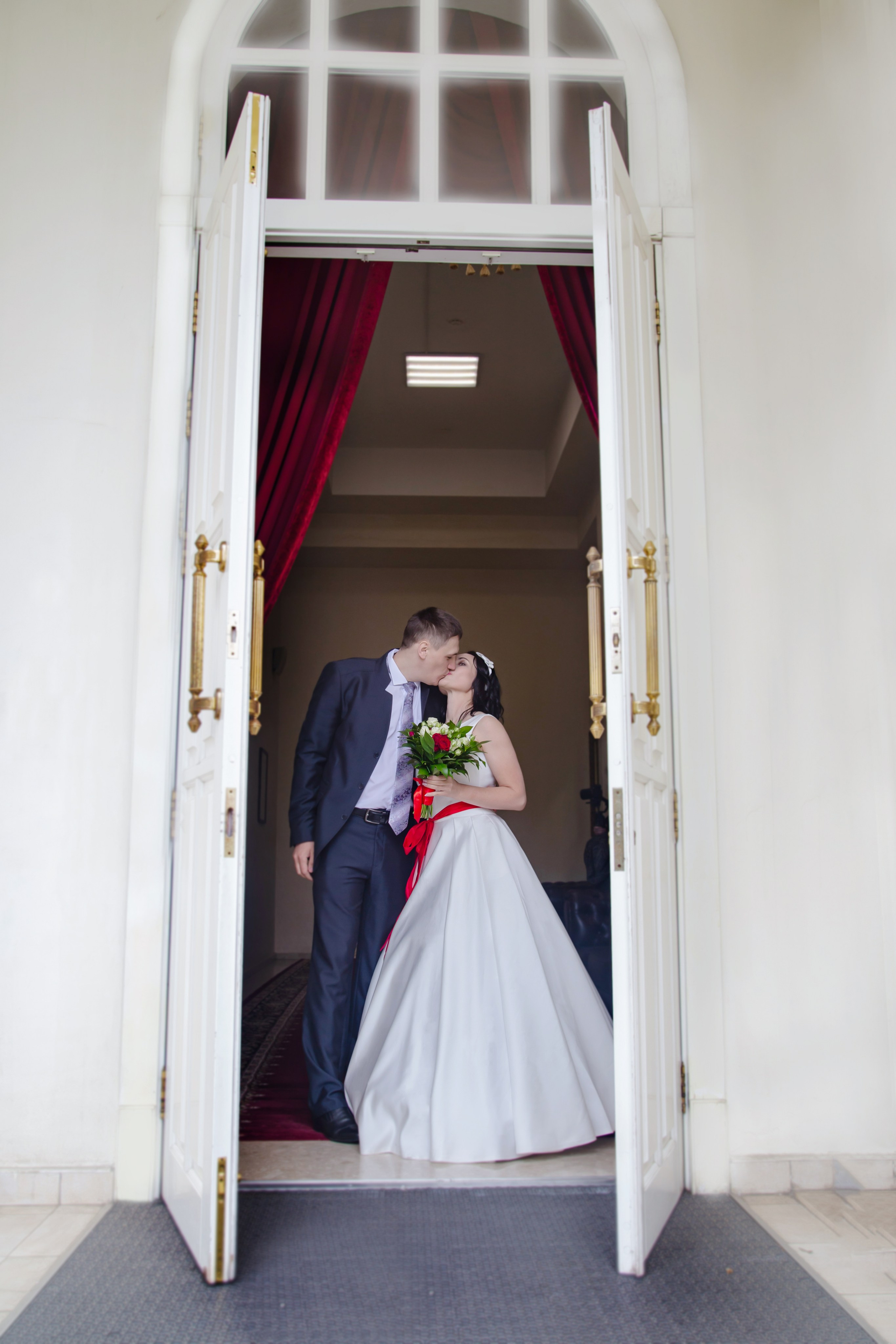 Свадебные фото. Фотограф Краснодара, фотограф в парке Галецкого.репортажный фотограф. детский фотограф, свадебный фотограф. профессиональный фотограф