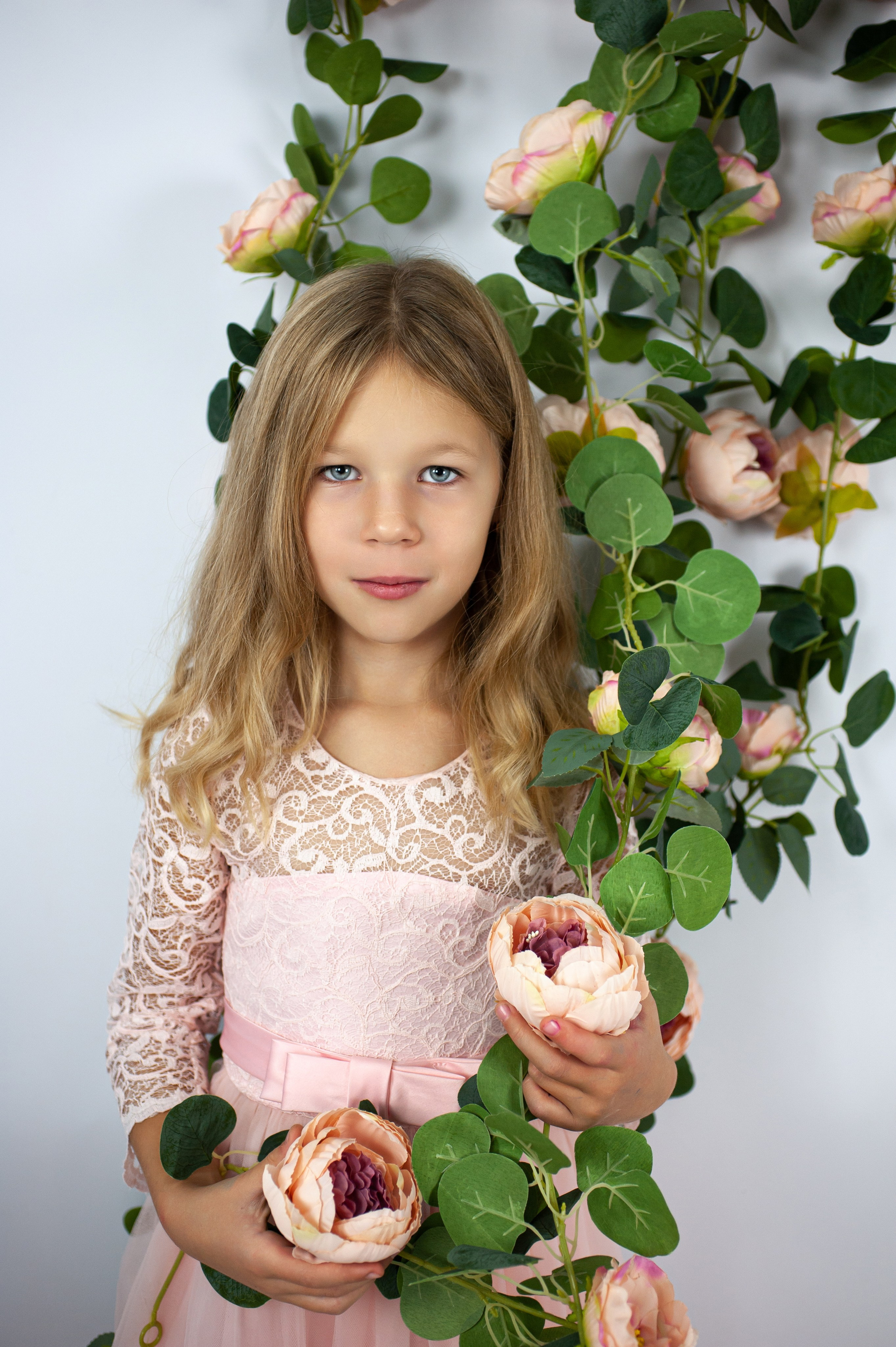 Фото на моделях. Предметный фотограф для маркетплейсов в Раменском