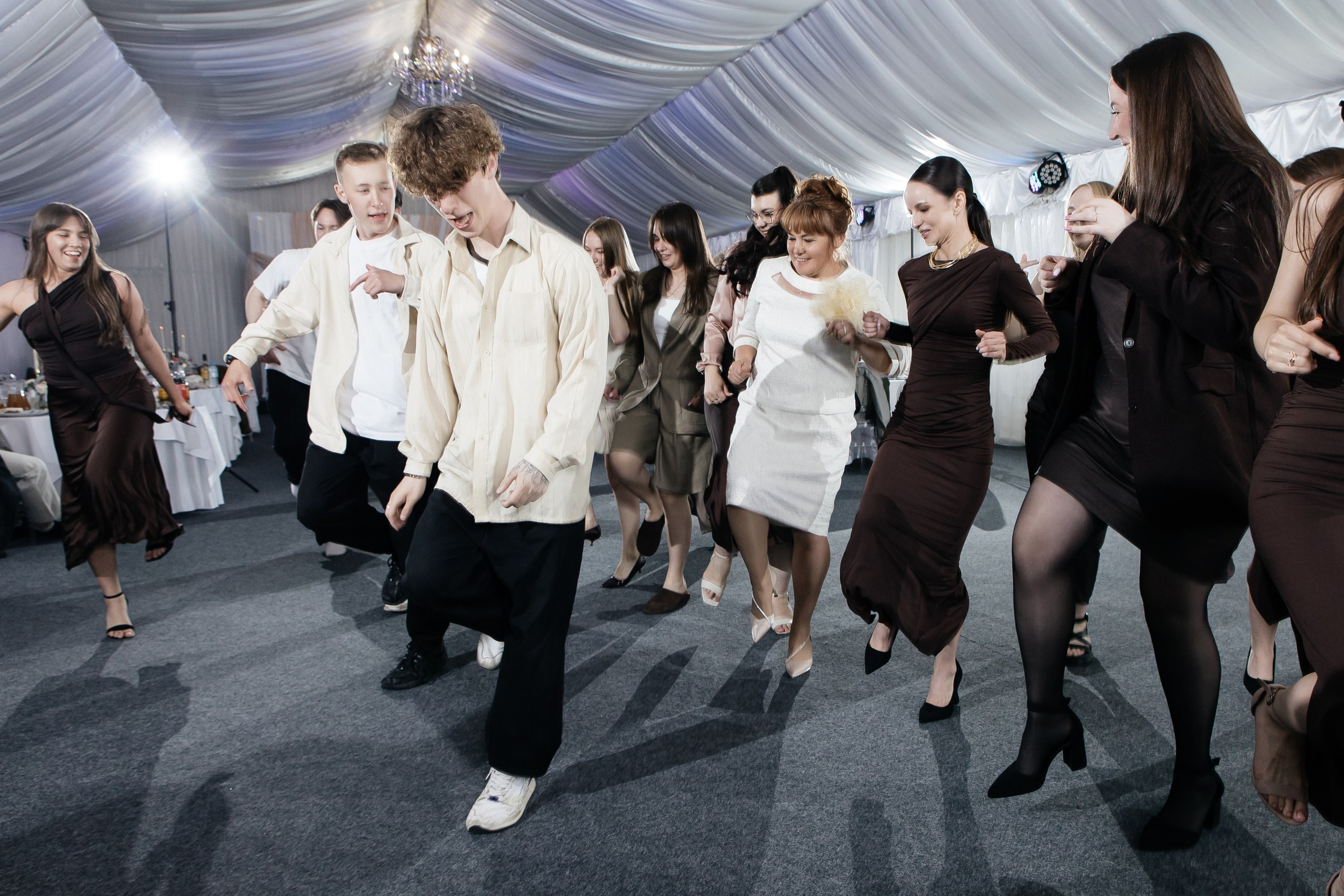 А | А. Любовь, танцы и котики 🐾. Свадебный фотограф Настя Шелл г. Череповец