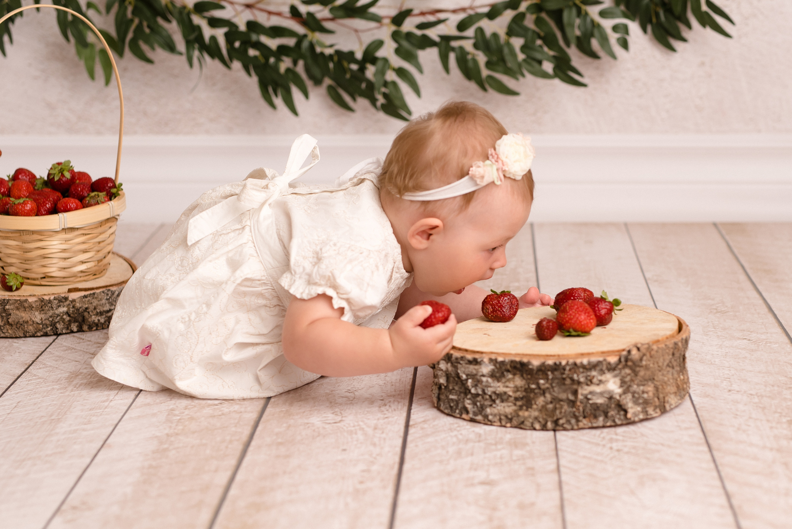 Ягодка-годовасие. Фотограф новорожденных и детский фотограф в Екатеринбурге Ксени