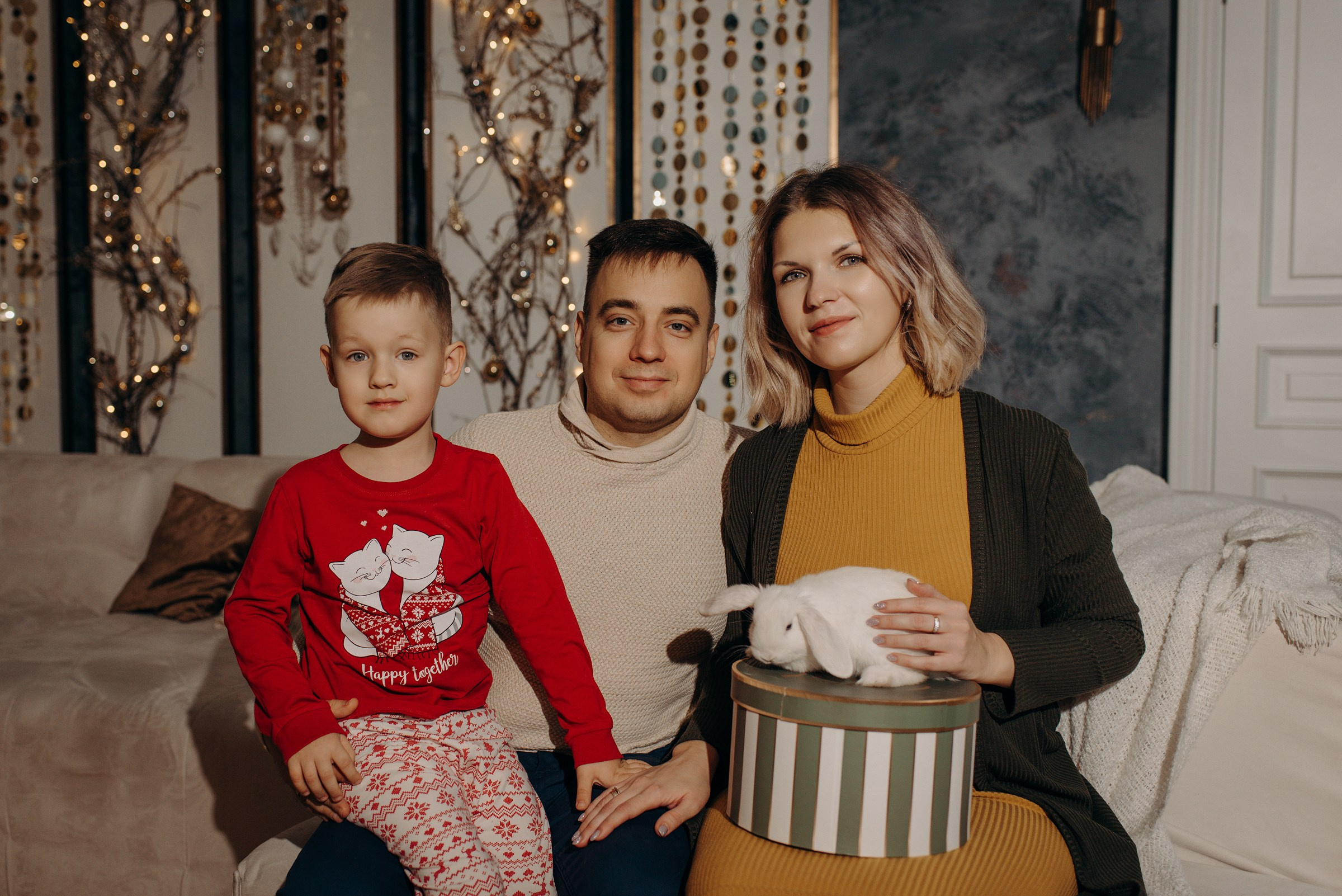 семейная новогодняя фотосессия в фотостудии