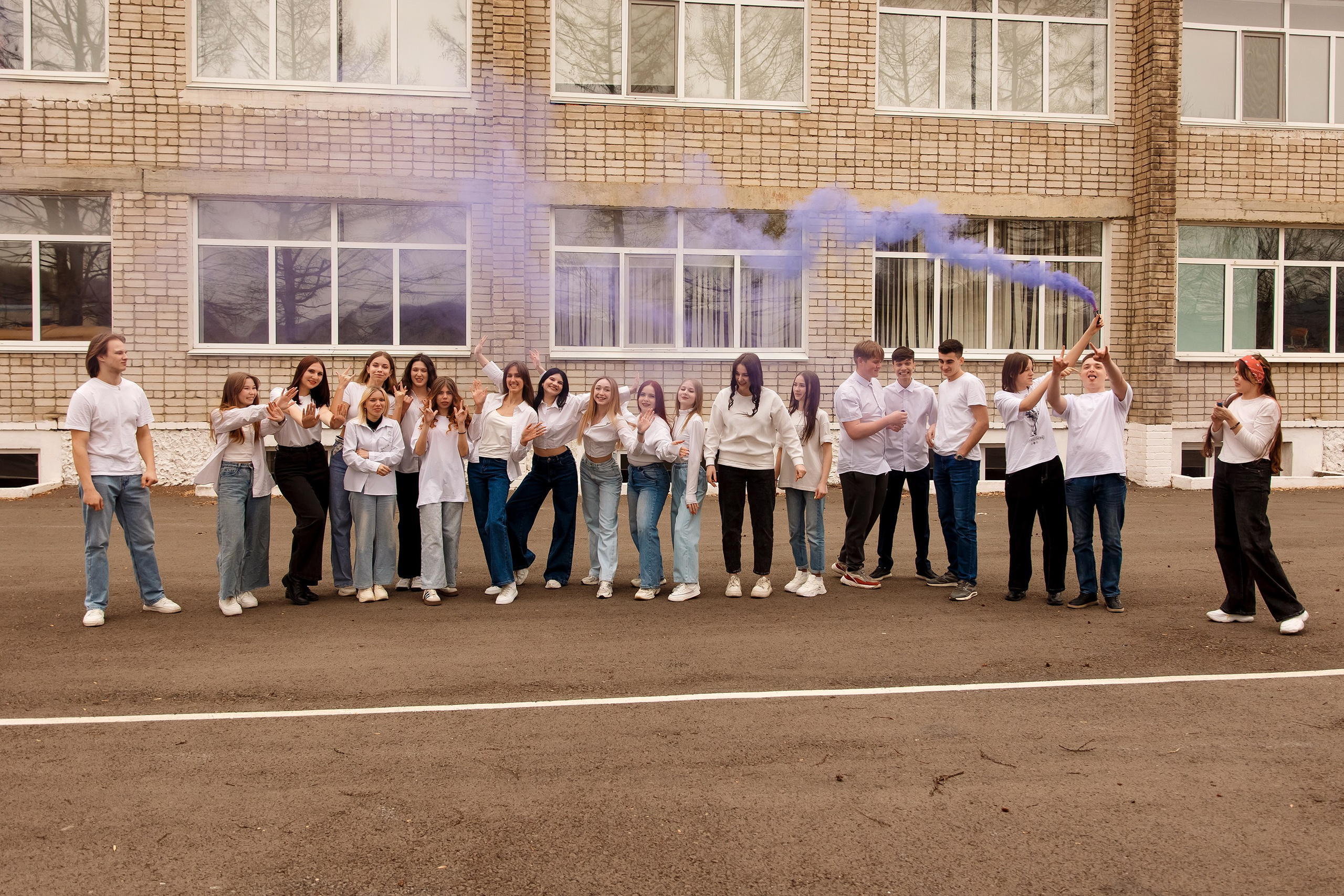 11 класс с. Барабаш. Фотограф Любовь Корниенко, Примоский край