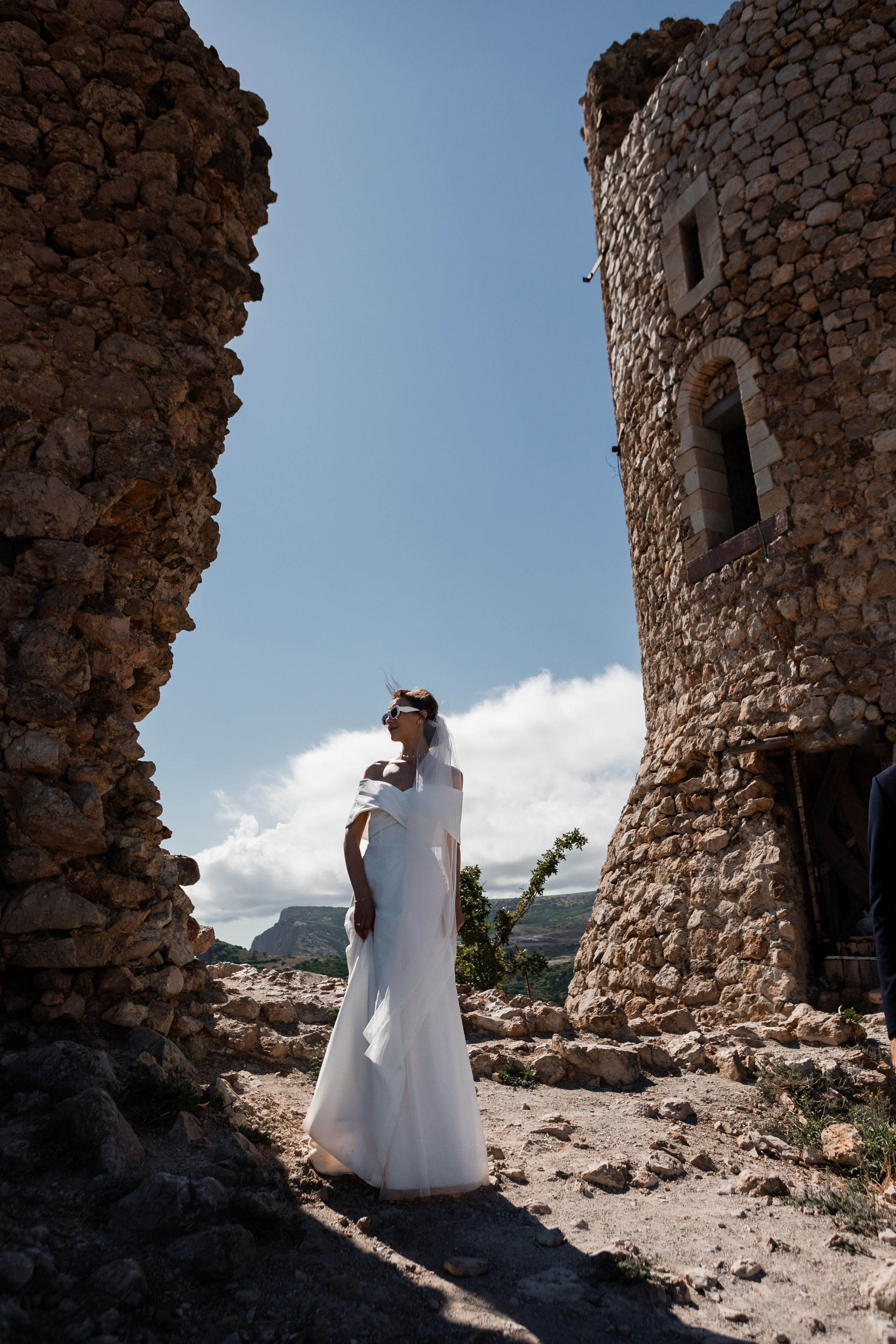 Свадебная съёмка в Балаклаве в крепости Чембало. Свадебный фотограф, фотосъемка в Крыму, Севастополе, Симферополе, Ялте