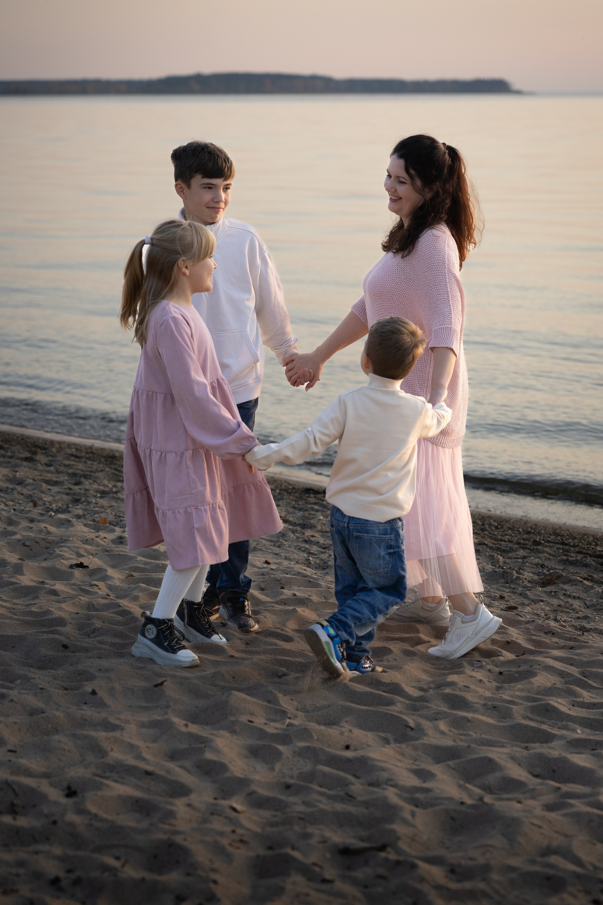 Евгения и детки. Фотограф Новосибирск, Академгородок — Айна