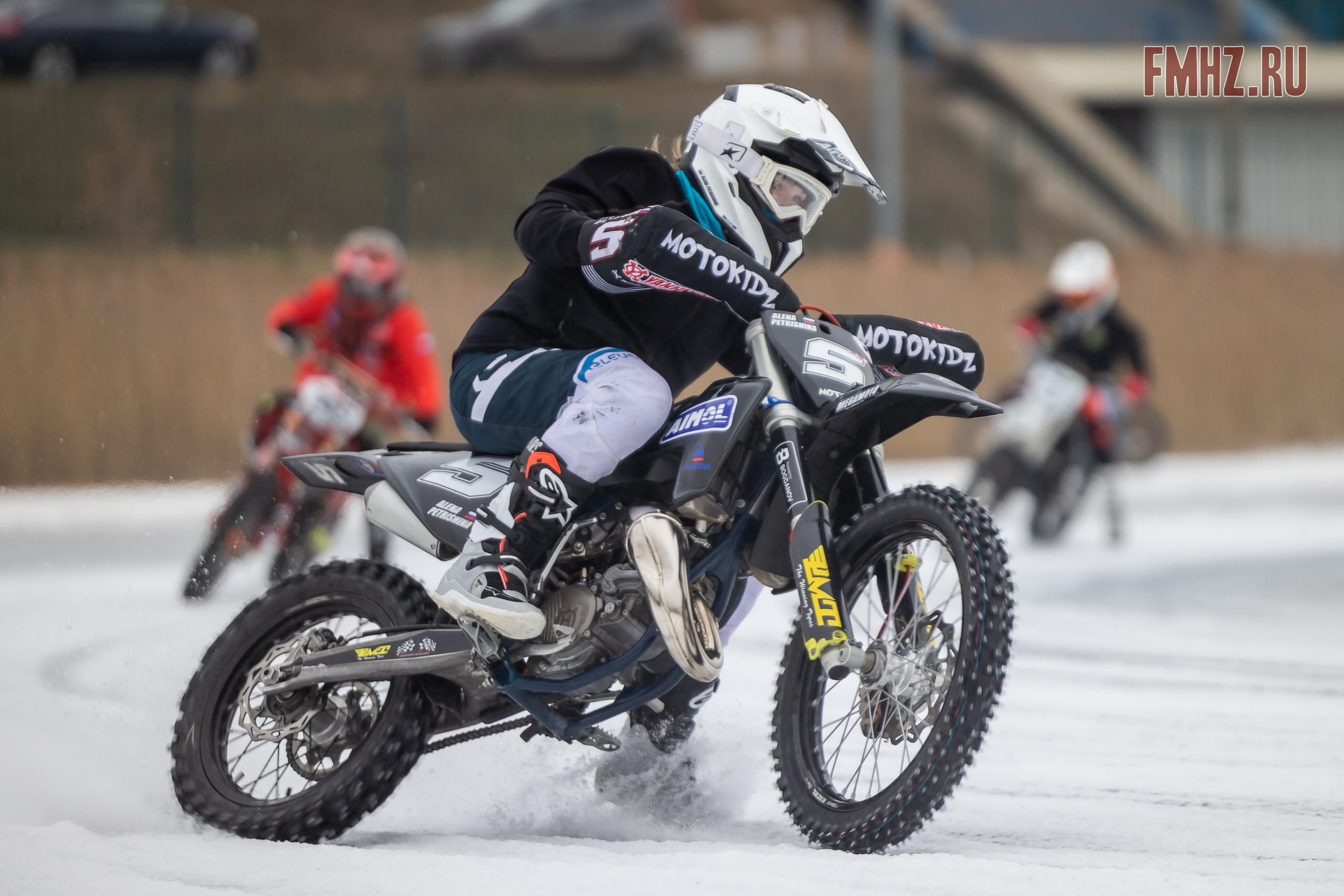 Первый этап Кубка МФР по мотокроссу на льду Большого Крылатского пруда в Москве. 8 февраля 2025 г. Фотограф Владимир Охрименко
