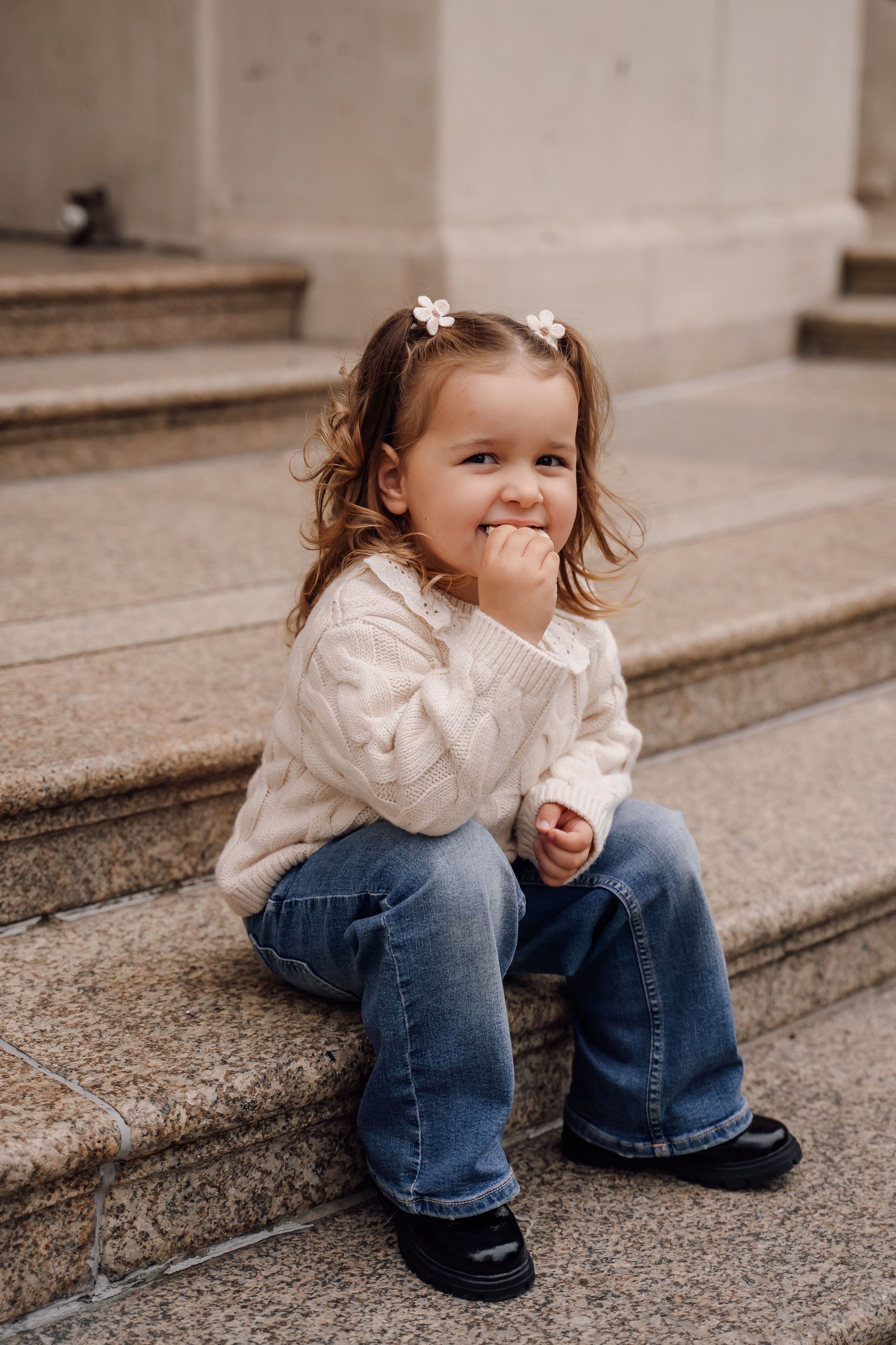 Family at Alte Oper. Анастасия Вайнер — свадебный и портретный фотограф в Германии и по всей Европе