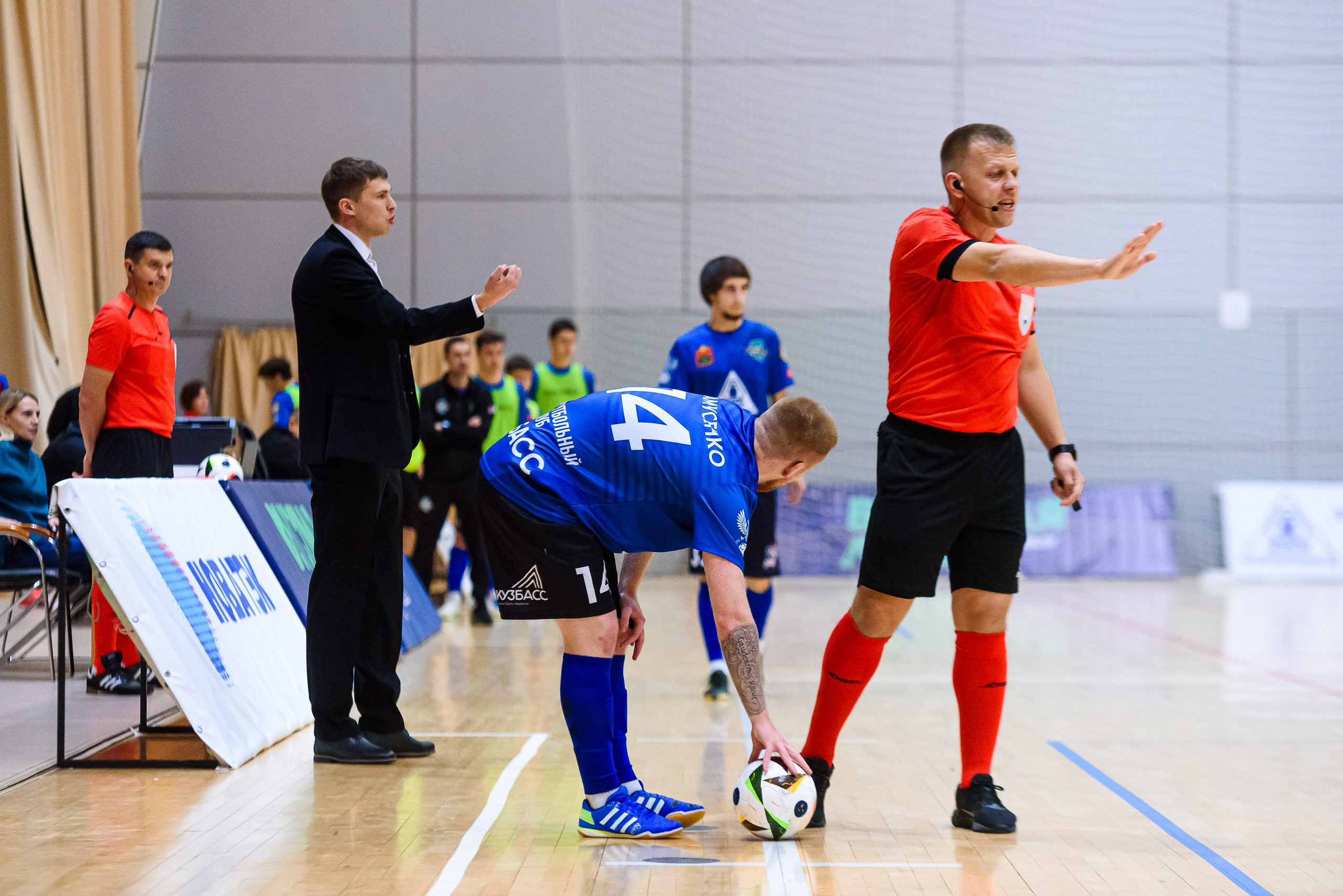 Высшая лига по футзалу — Сезон 2024-2025 — 2ой тур. Репортажный фотограф в Кемерово