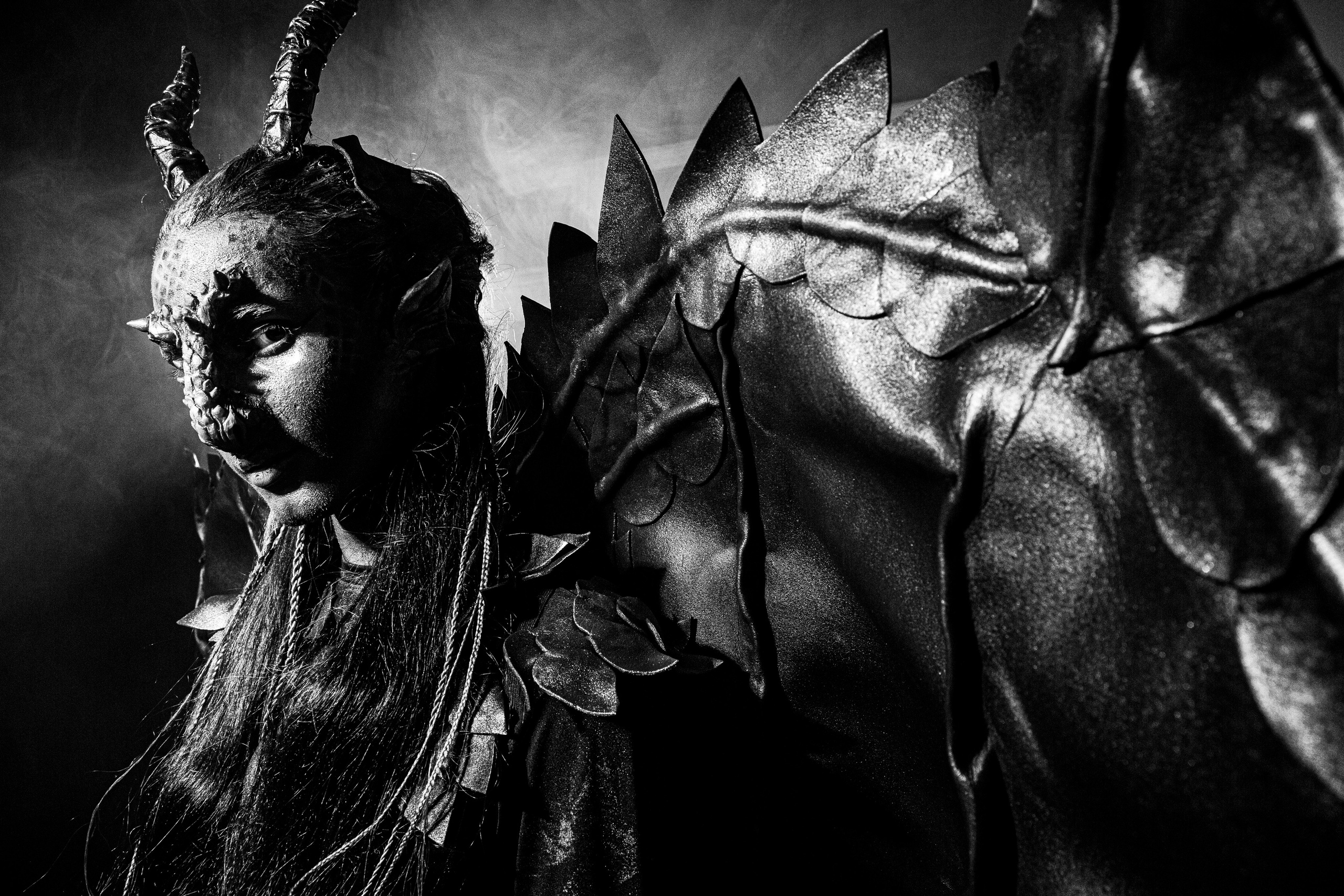 Алена. Дракон. Черно-белый фотограф Дмитрий Пчелкин