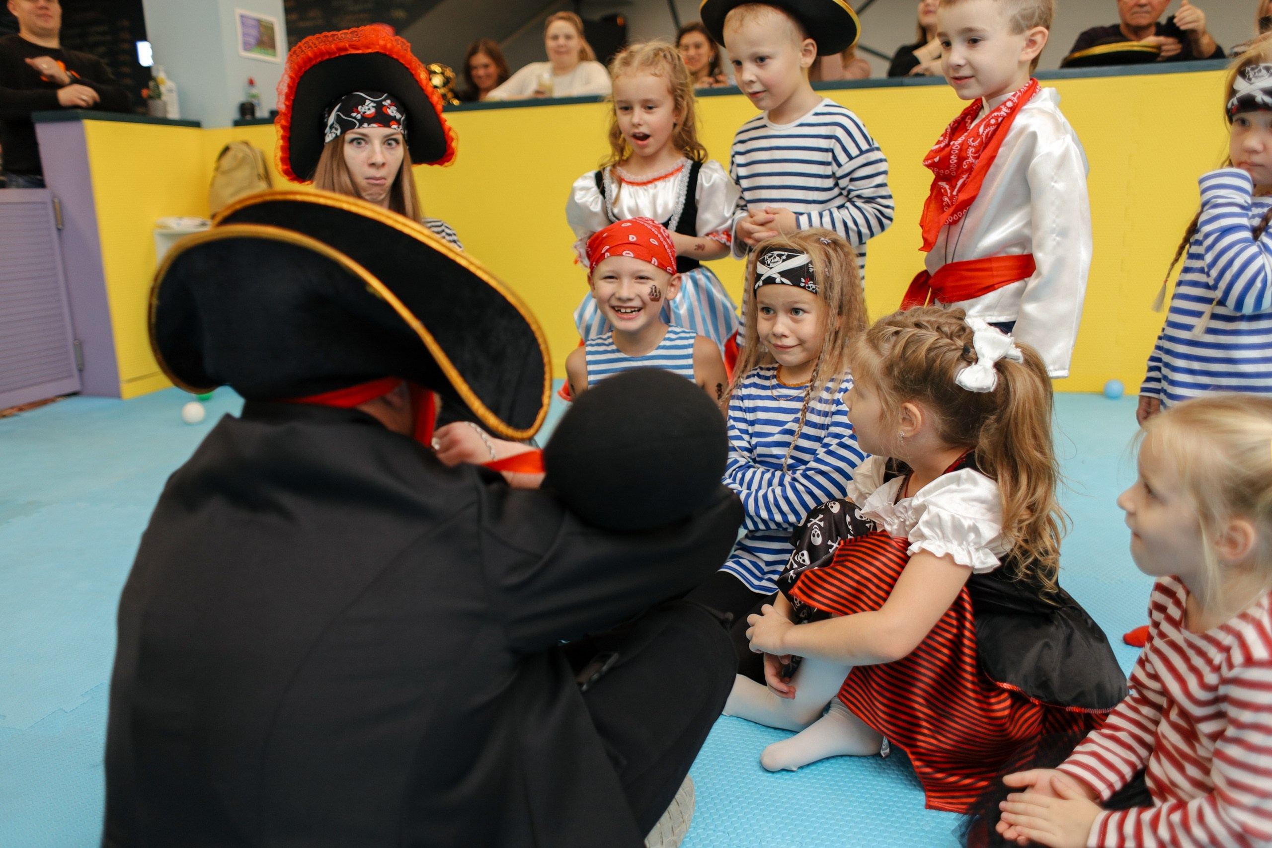 Праздники и дни рождения. Студия детской фотографии CHIK STUDIO