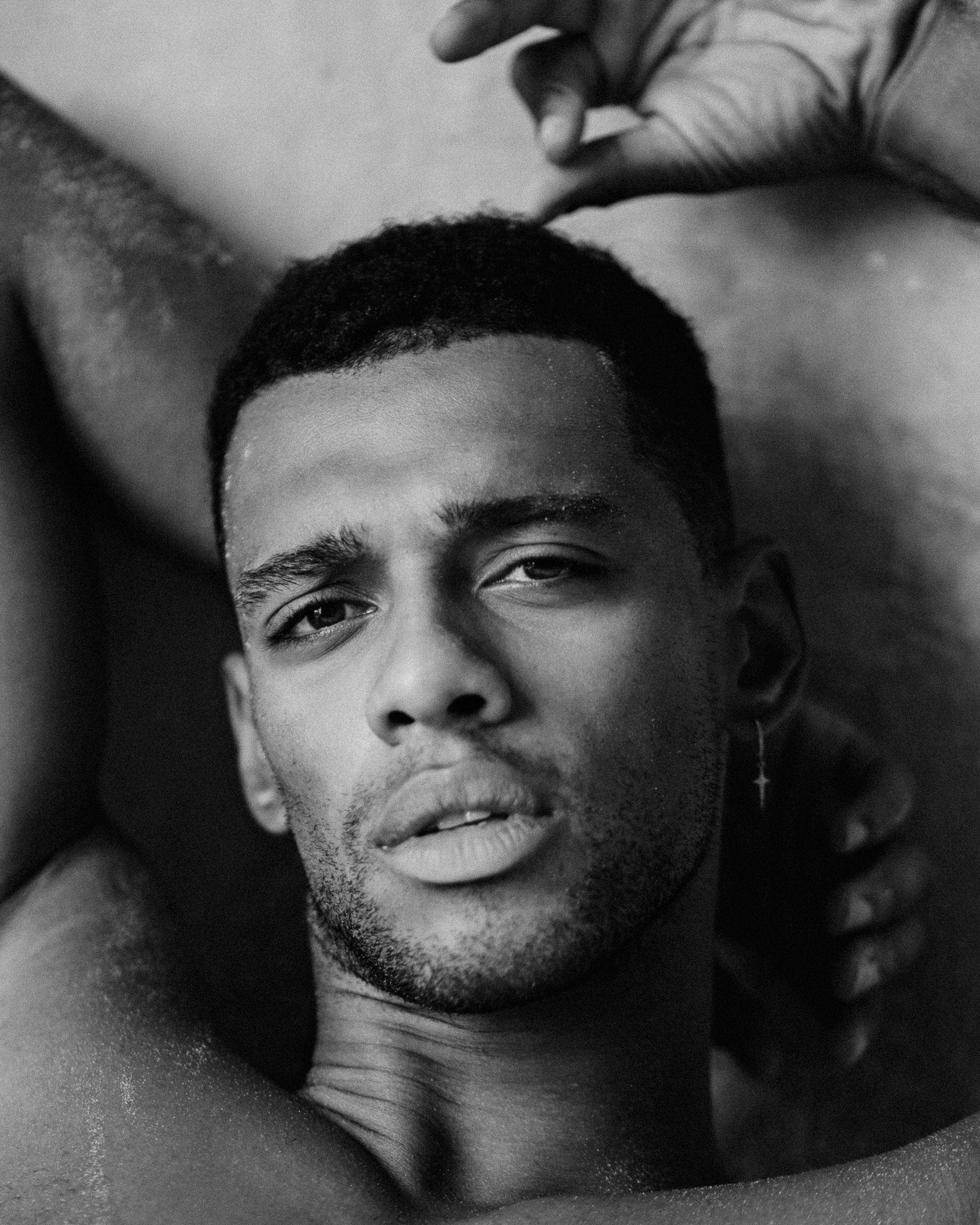 I am Diana, a portrait photographer. I take pictures around the world